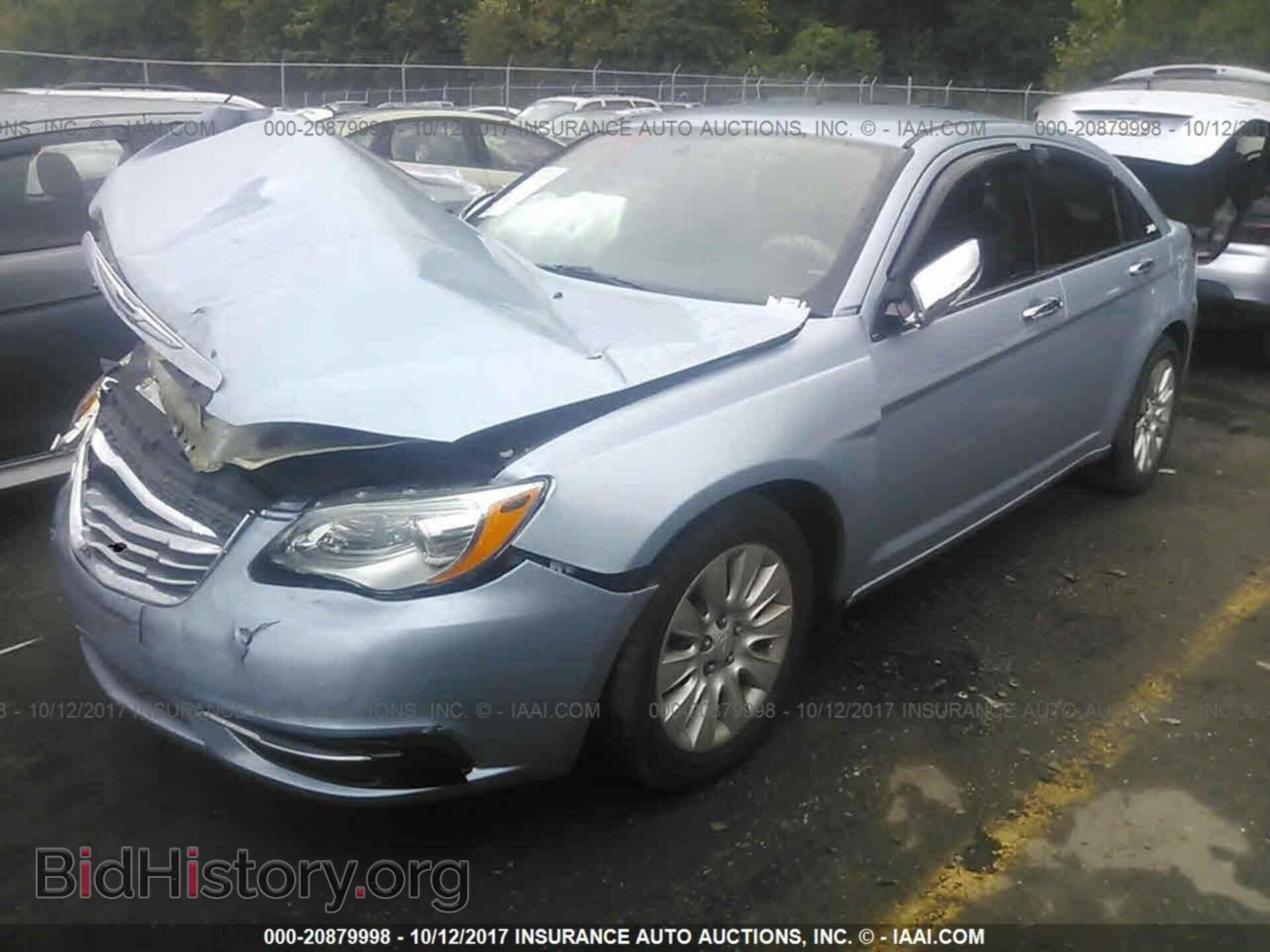2012 Chrysler 200 - VIN: 1C3CCBAB6CN162811 - Фото 2