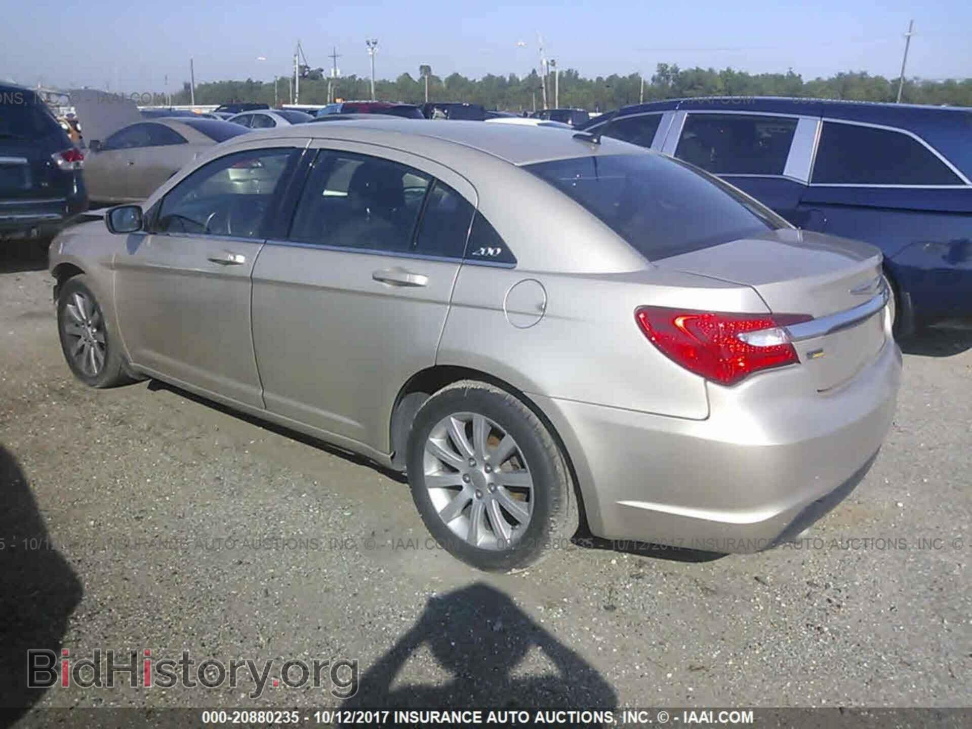 2013 Chrysler 200 - VIN: 1C3CCBBG3DN703325 - Photo 3