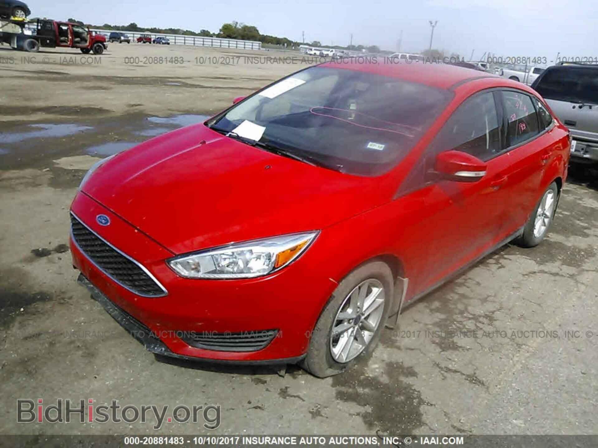 2016 Ford Focus - VIN: 1FADP3F22GL275357 - Фото 2