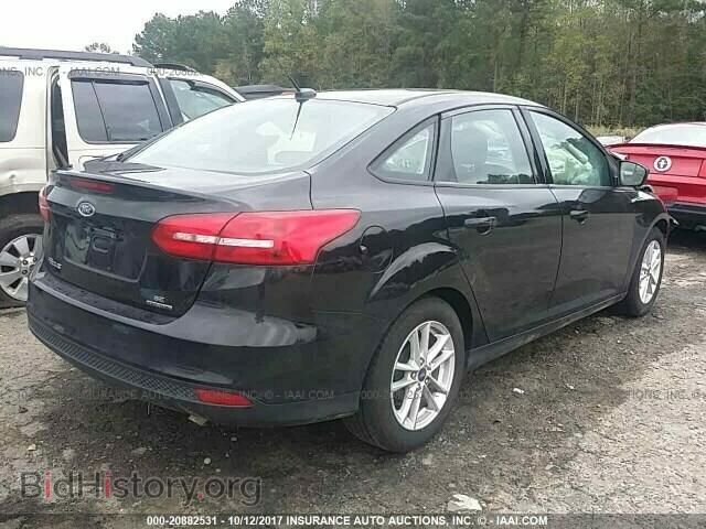2016 Ford Focus - VIN: 1FADP3F25GL389336 - Photo 4