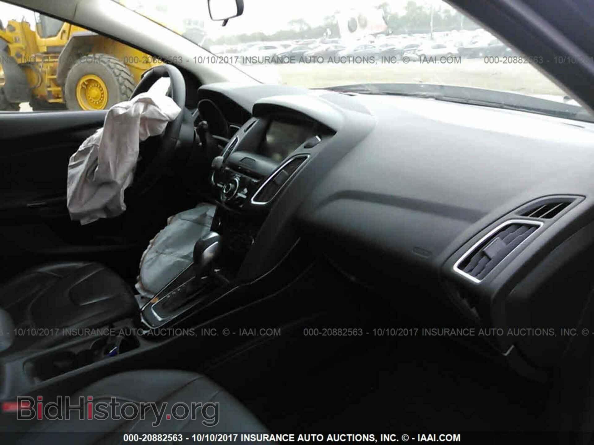 2015 Ford Focus - VIN: 1FADP3N2XFL247449 - Photo 5