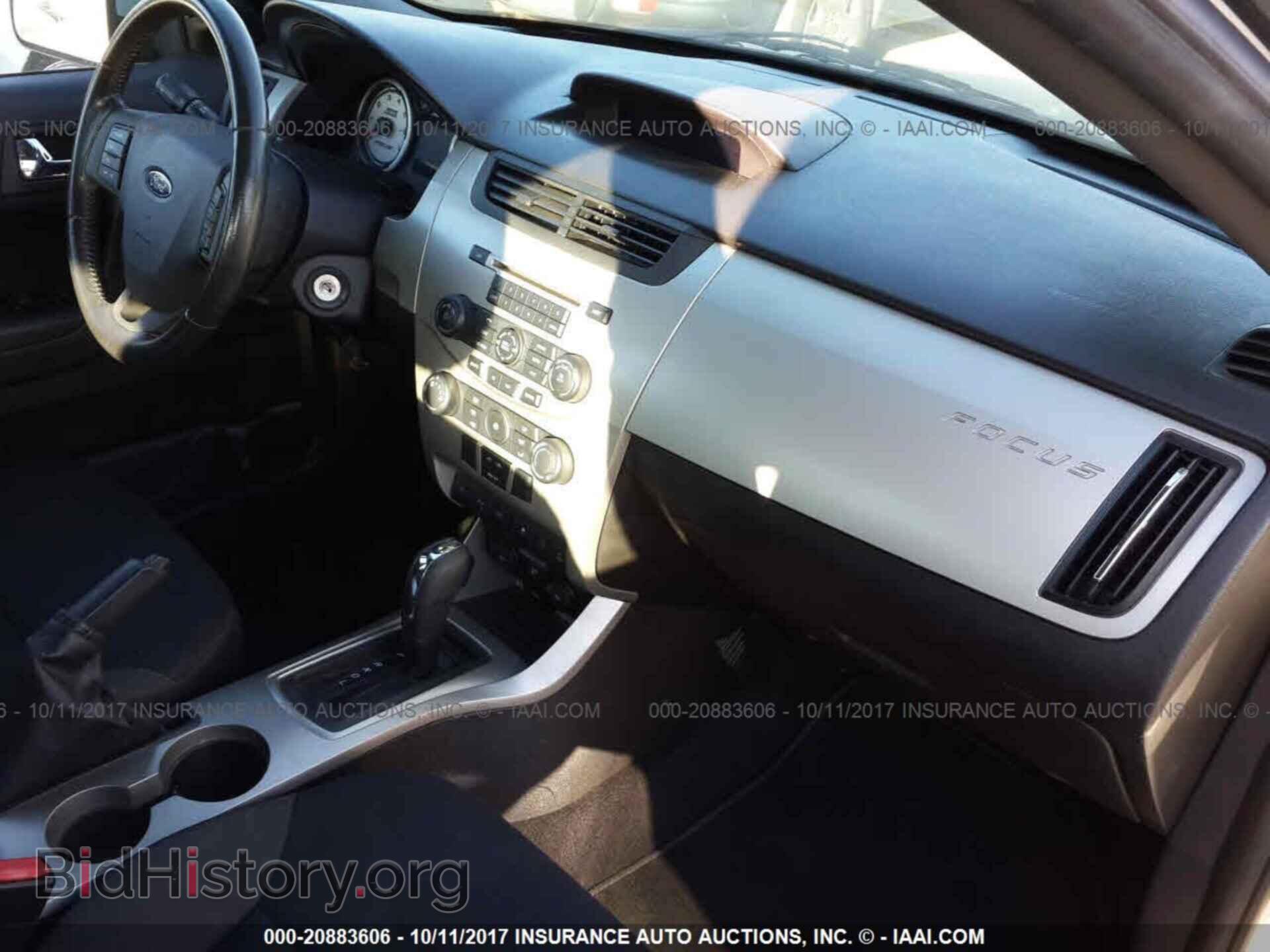 2011 Ford Focus - VIN: 1FAHP3GN2BW136153 - Photo 5