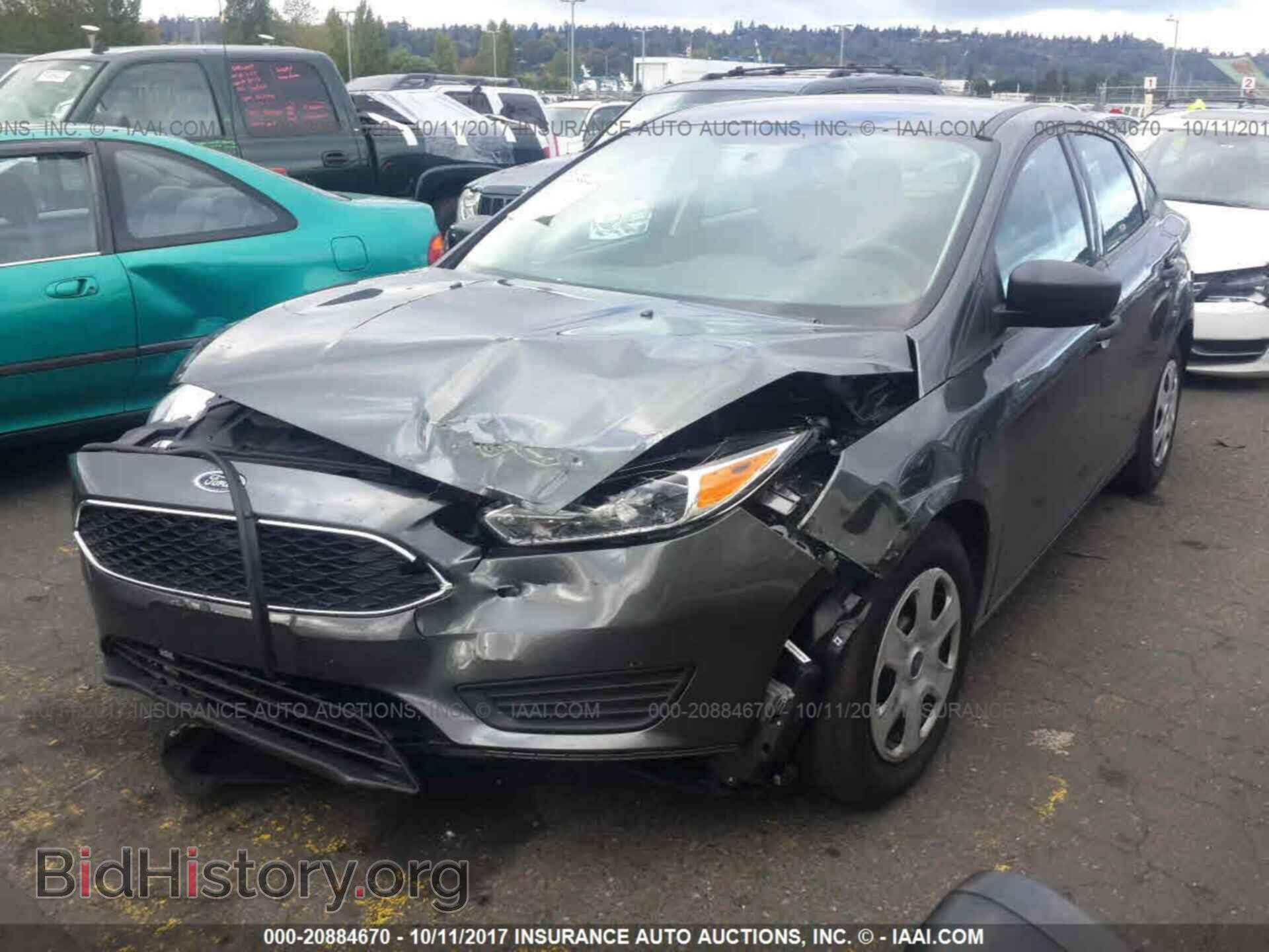 2017 Ford Focus - VIN: 1FADP3E22HL271330 - Photo 2