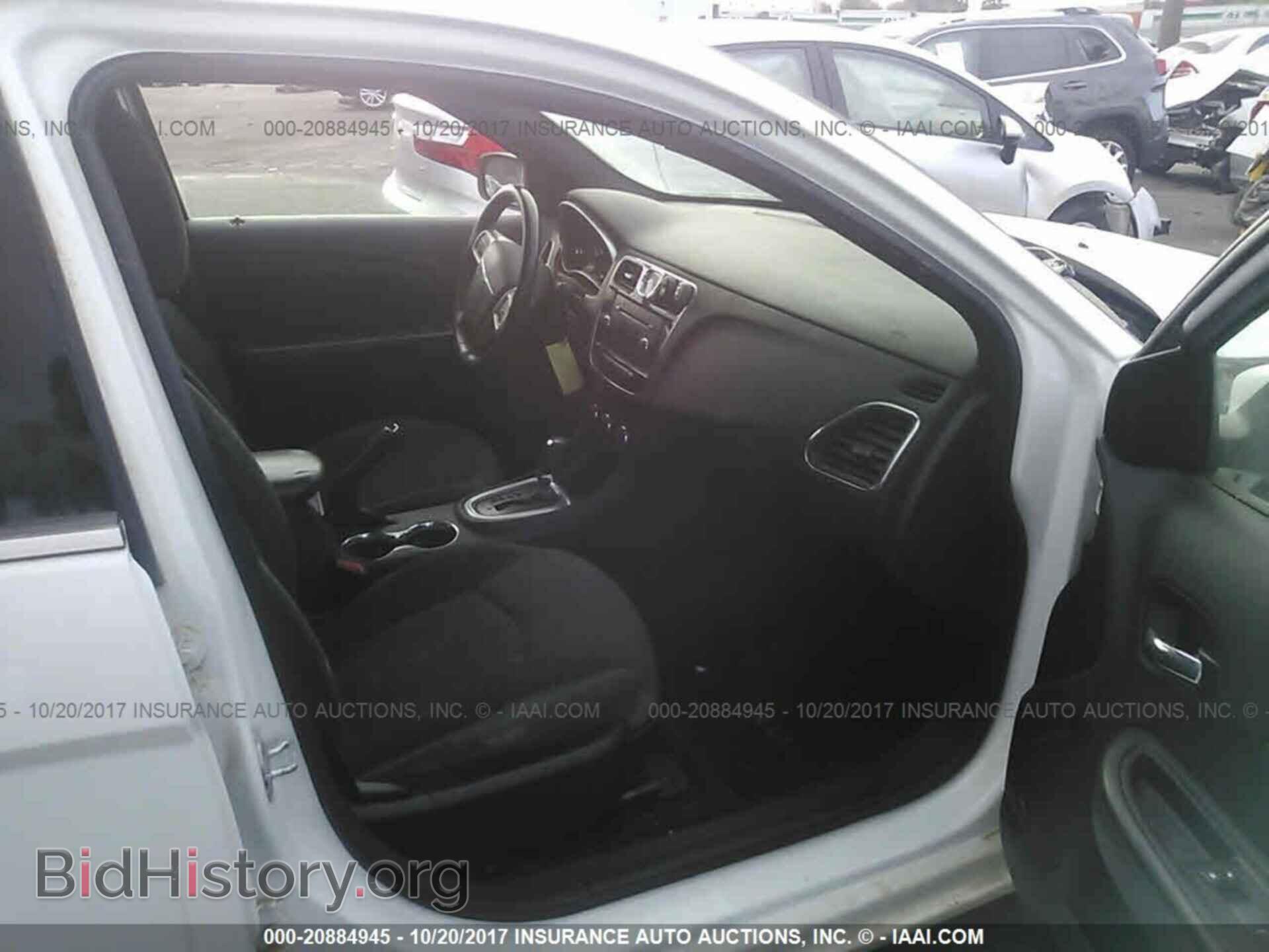 2012 Chrysler 200 - VIN: 1C3CCBBB8CN113477 - Photo 5
