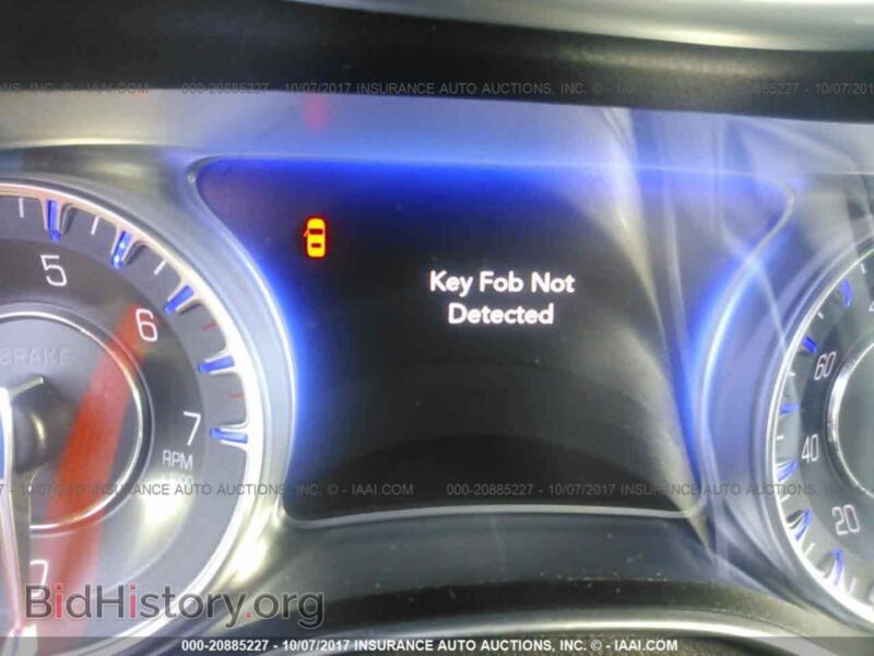 2016 Chrysler 300C (VIN 2C3CCAEG3GH357814) — фото 7 из 10