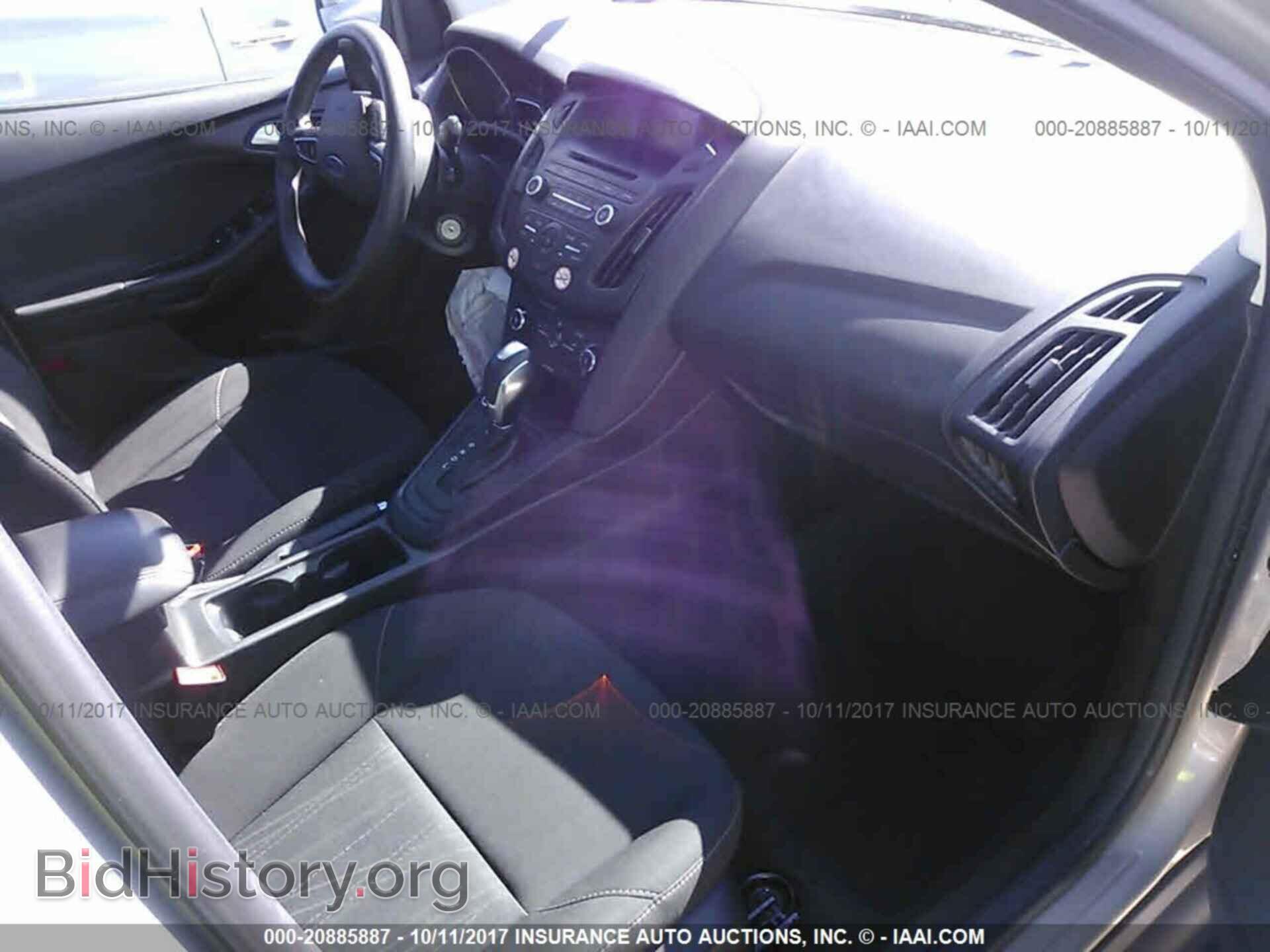 2016 Ford Focus - VIN: 1FADP3F20GL290312 - Photo 5