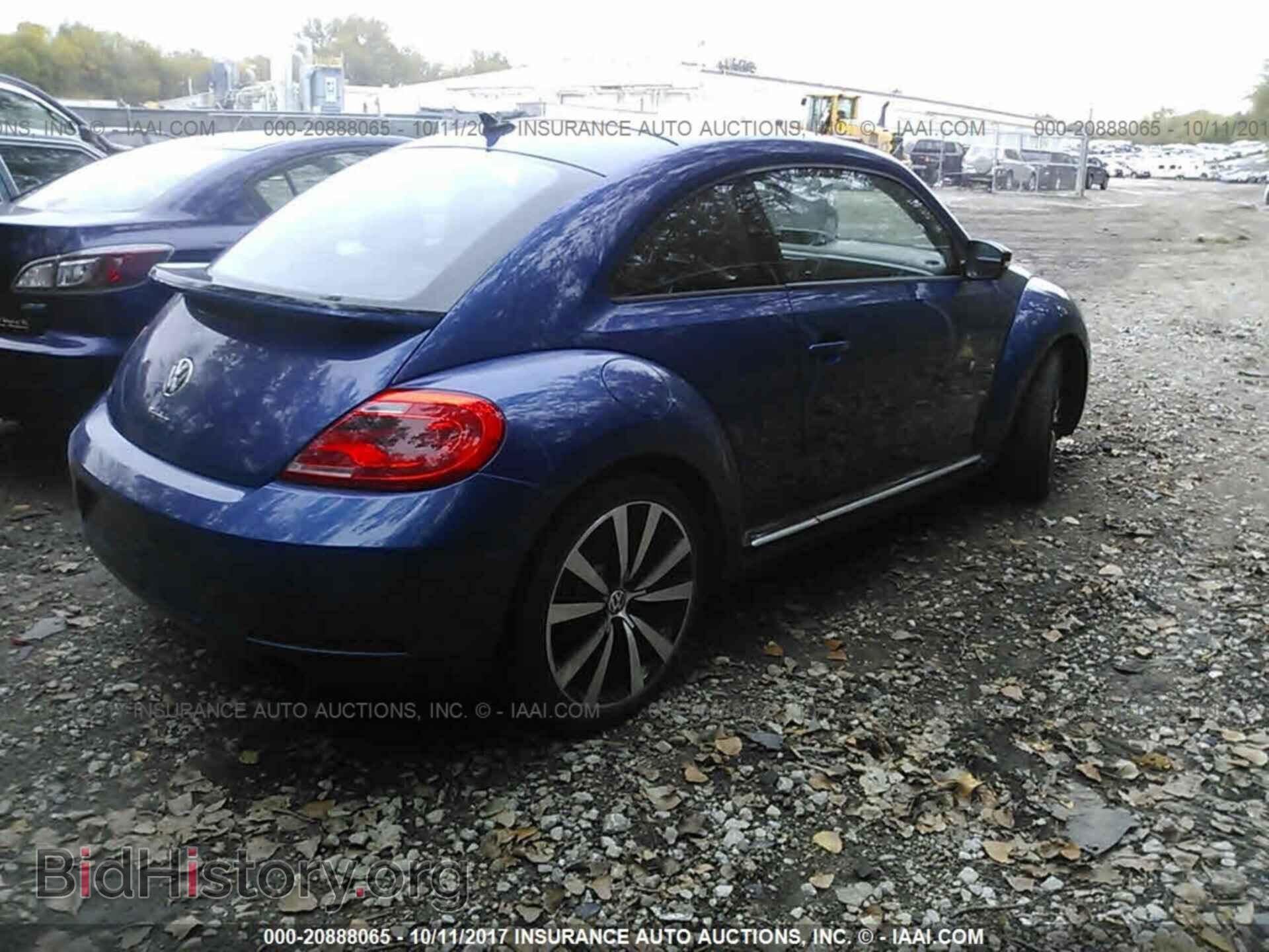 2012 Volkswagen Beetle - VIN: 3VWVA7AT4CM644751 - Фото 4