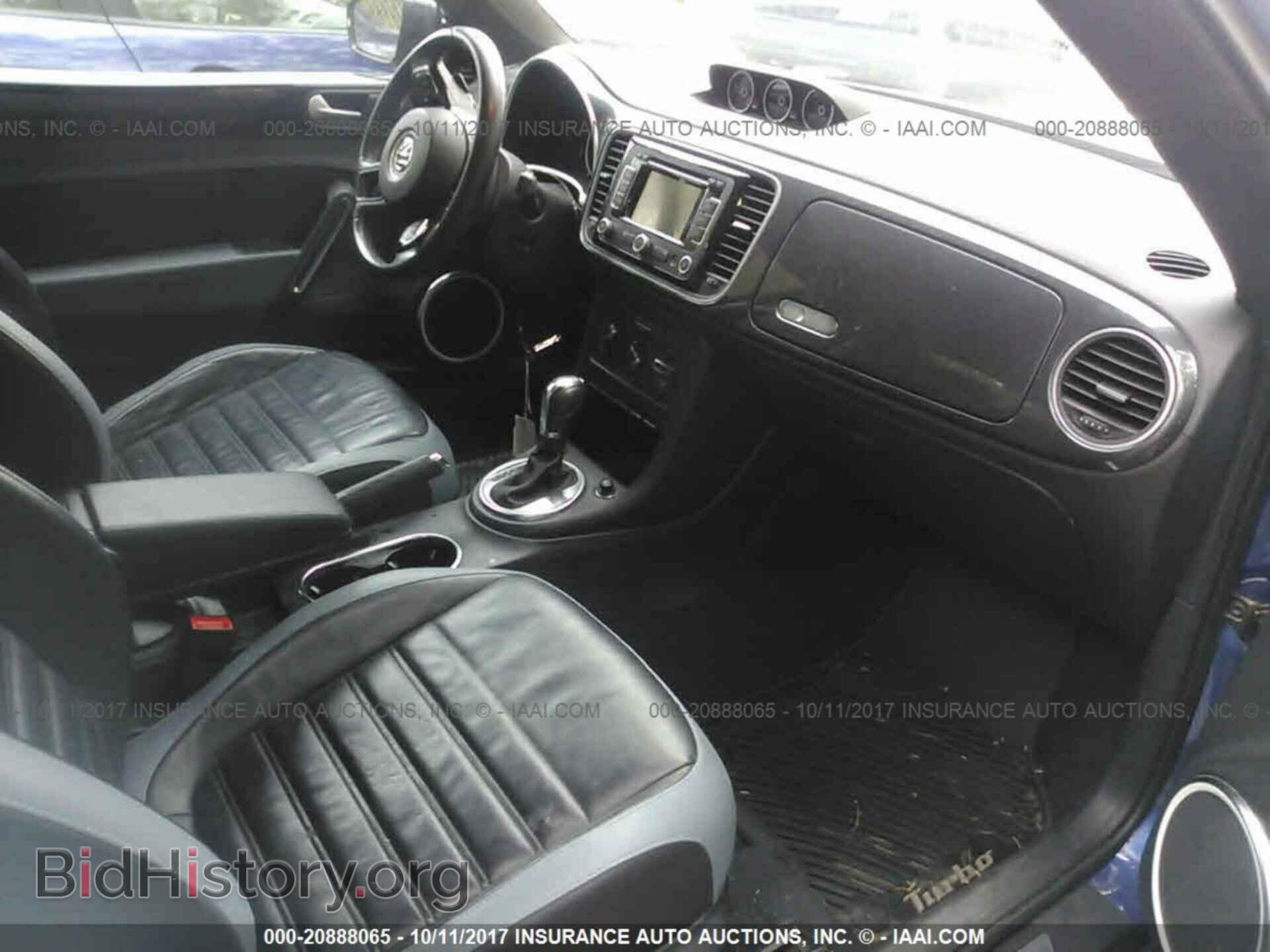 2012 Volkswagen Beetle - VIN: 3VWVA7AT4CM644751 - Фото 5