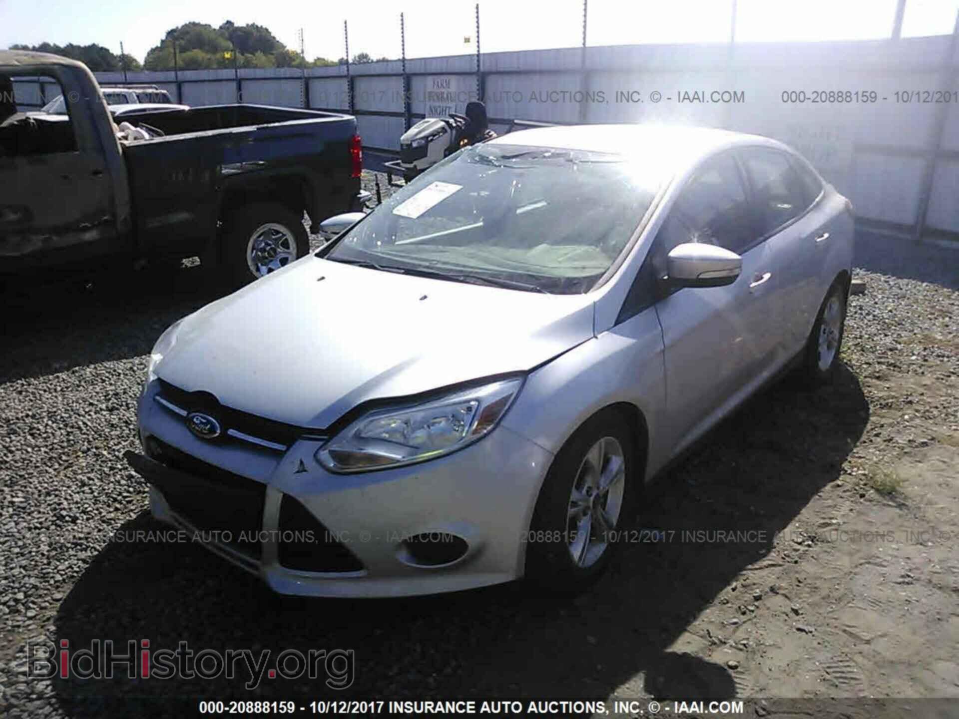 2014 Ford Focus - VIN: 1FADP3F27EL361423 - Фото 2