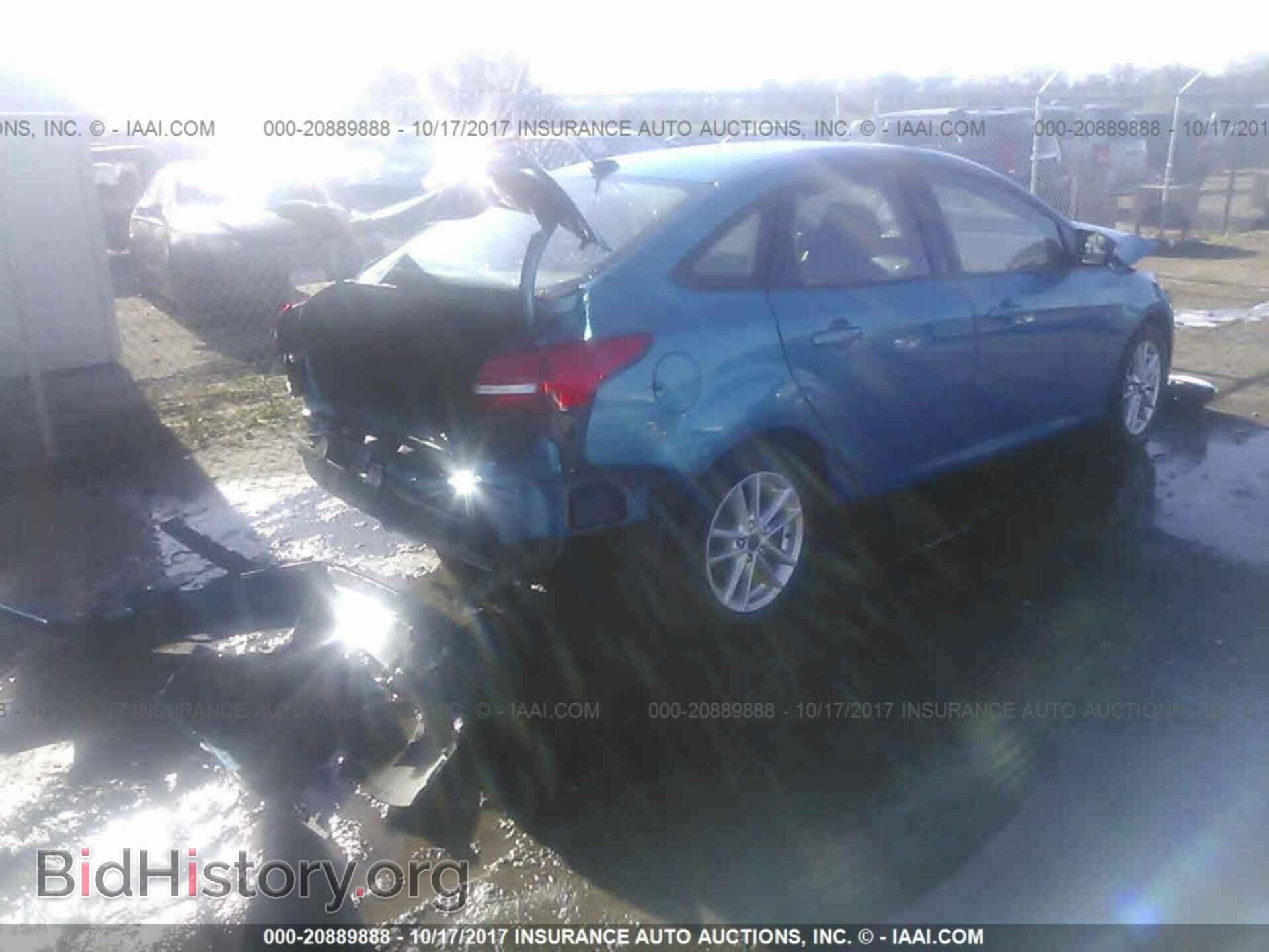 2016 Ford Focus - VIN: 1FADP3F24GL403341 - Photo 4