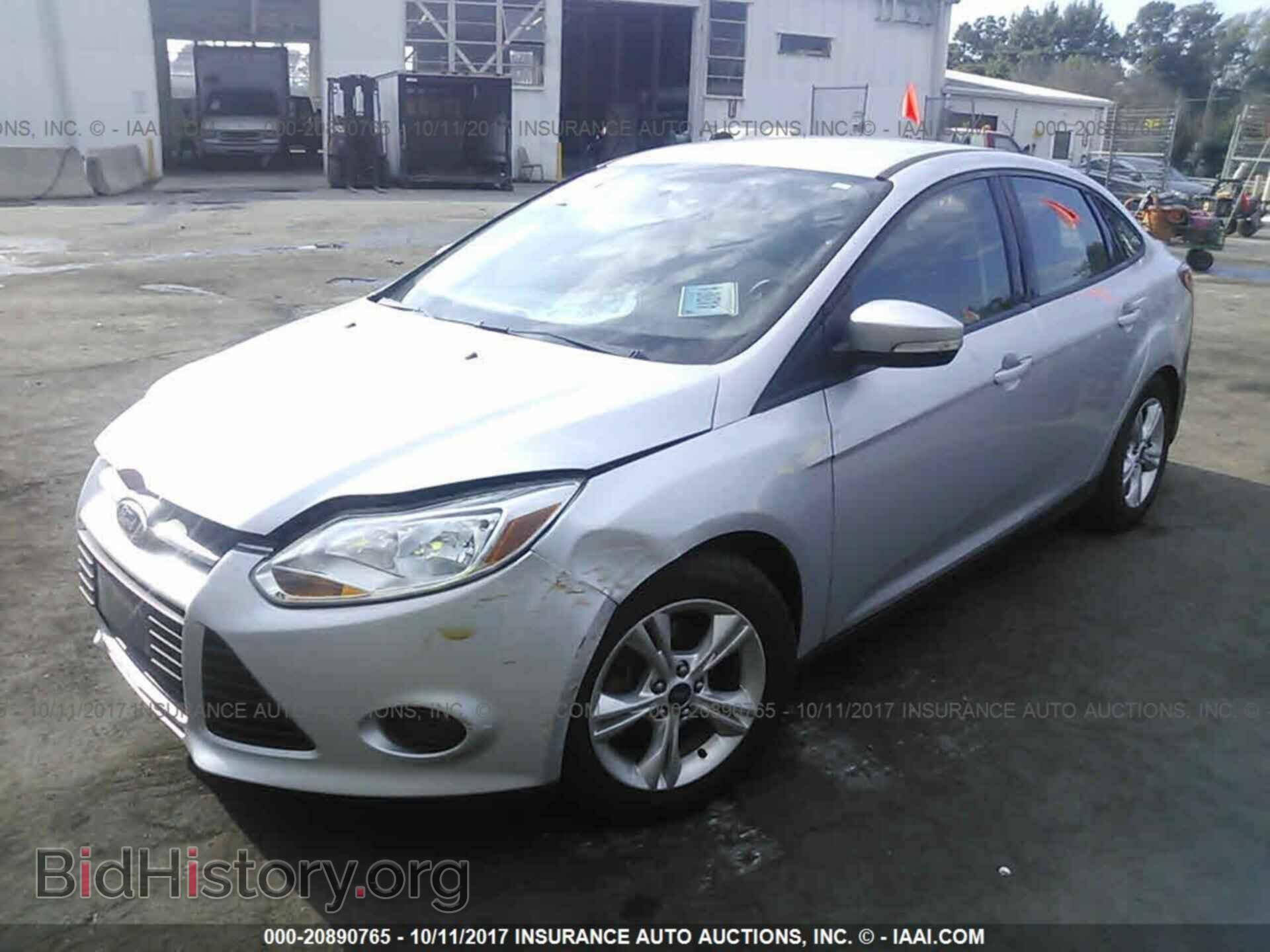 2014 Ford Focus - VIN: 1FADP3F22EL159038 - Photo 2