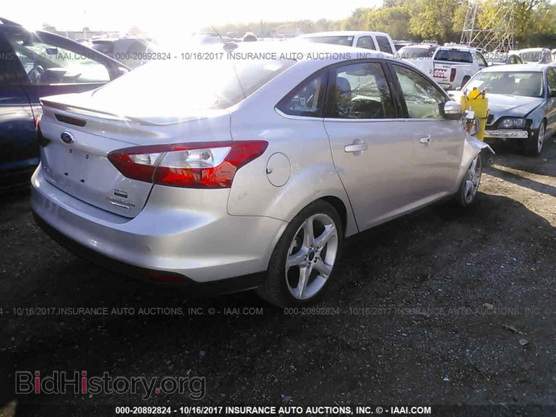2012 Ford Focus - VIN: 1FAHP3J2XCL443796 - Photo 4