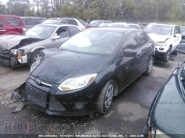 2014 Ford Focus - VIN: 1FADP3E28EL302124 - Фото 2