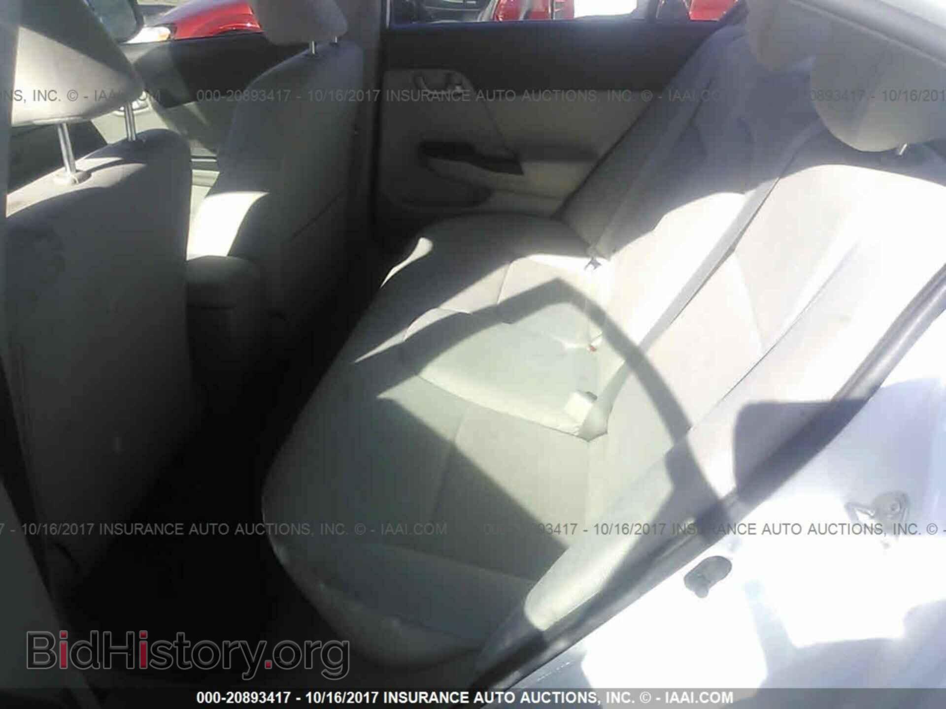 2012 Honda Civic - VIN: 19XFB2F52CE060909 - Photo 8