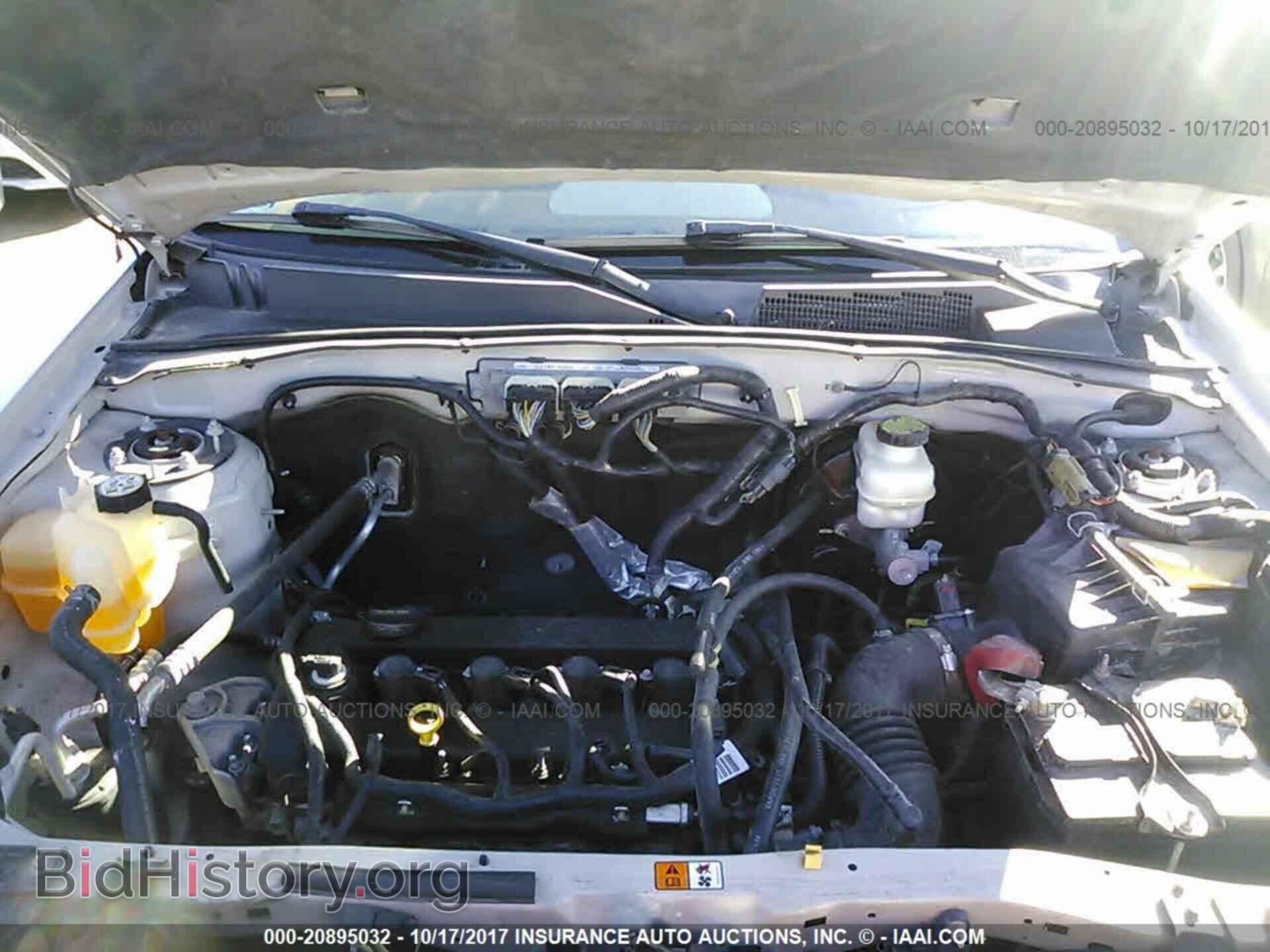 2011 Ford Escape - VIN: 1FMCU0D74BKA49360 - Фото 10