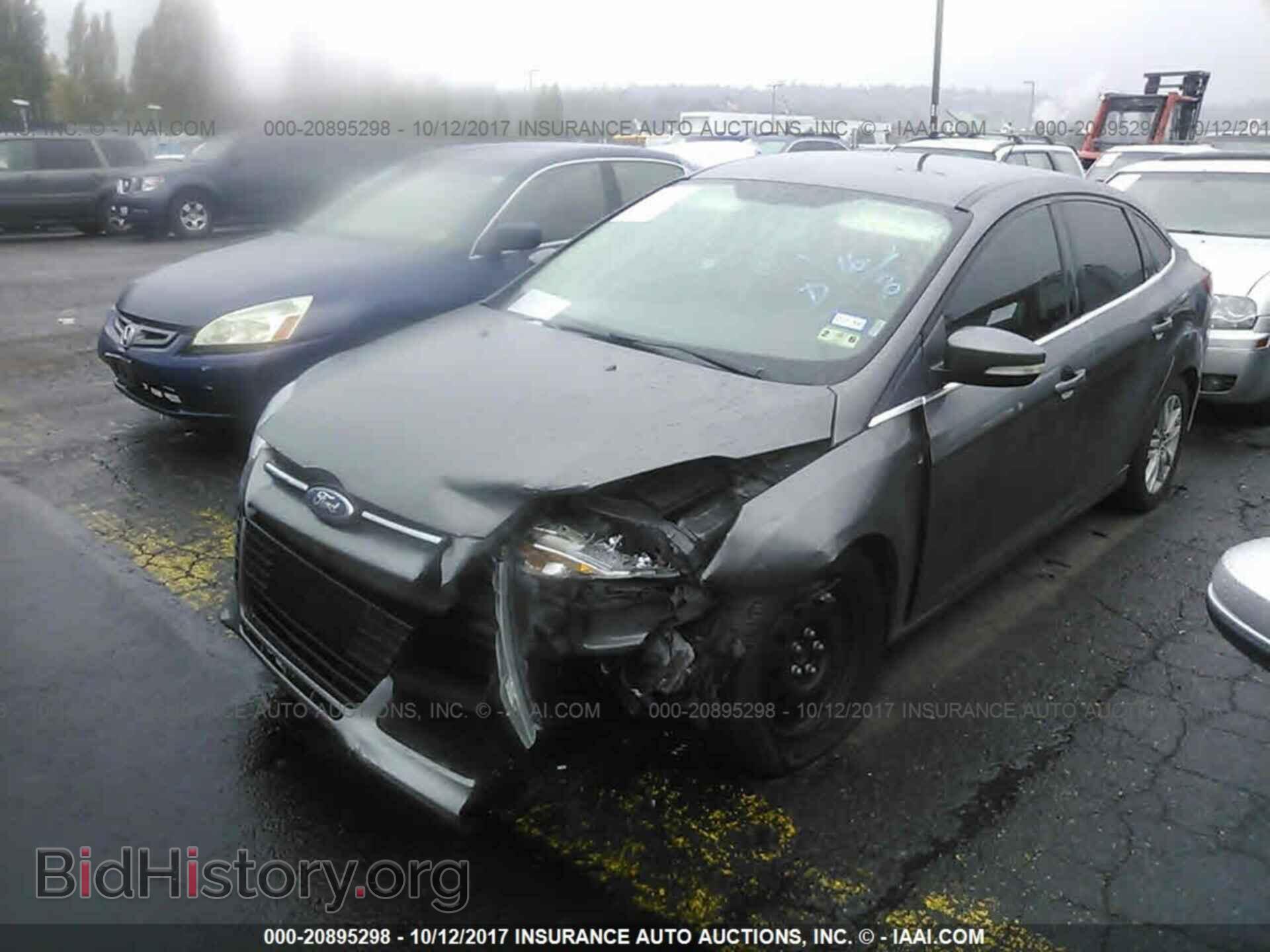2012 Ford Focus - VIN: 1FAHP3H24CL252400 - Photo 2