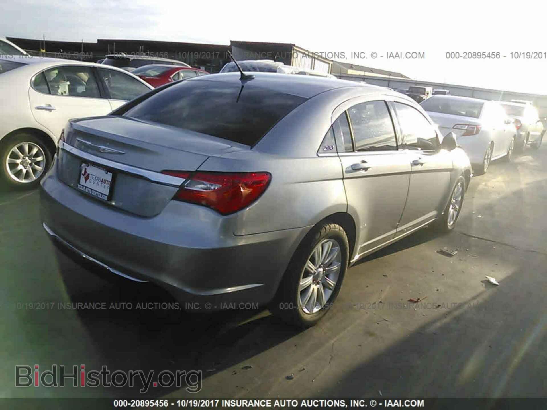 2014 Chrysler 200 - VIN: 1C3CCBBG6EN106168 - Фото 4