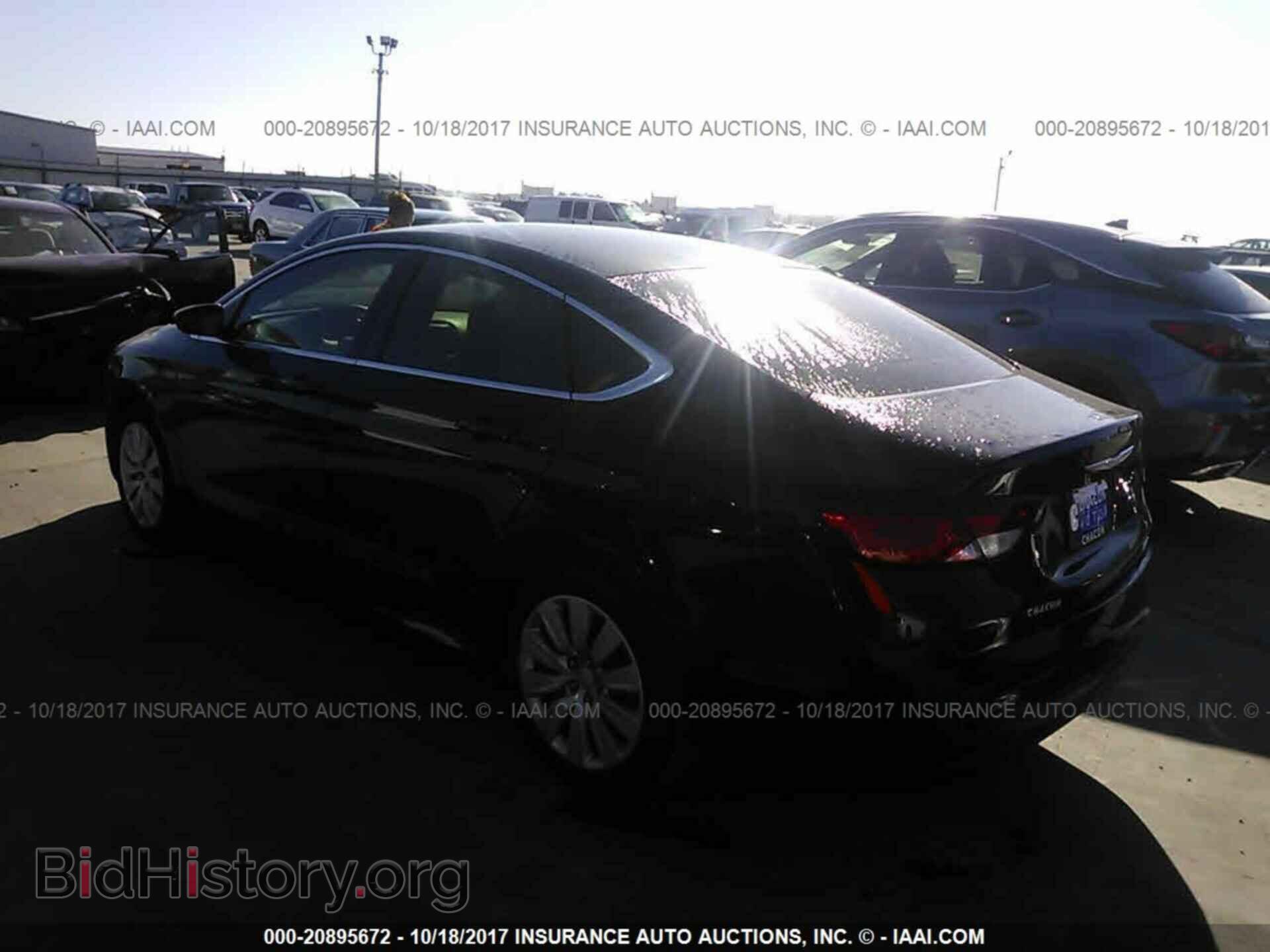 2016 Chrysler 200 - VIN: 1C3CCCFB2GN100200 - Photo 3