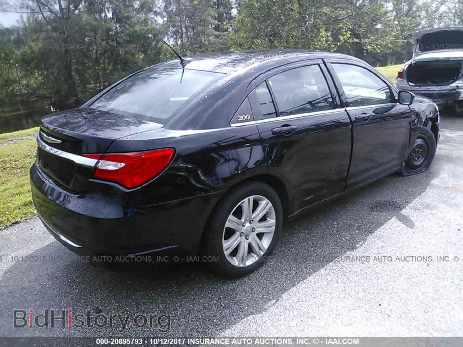 2013 Chrysler 200 - VIN: 1C3CCBAB3DN669568 - Photo 4