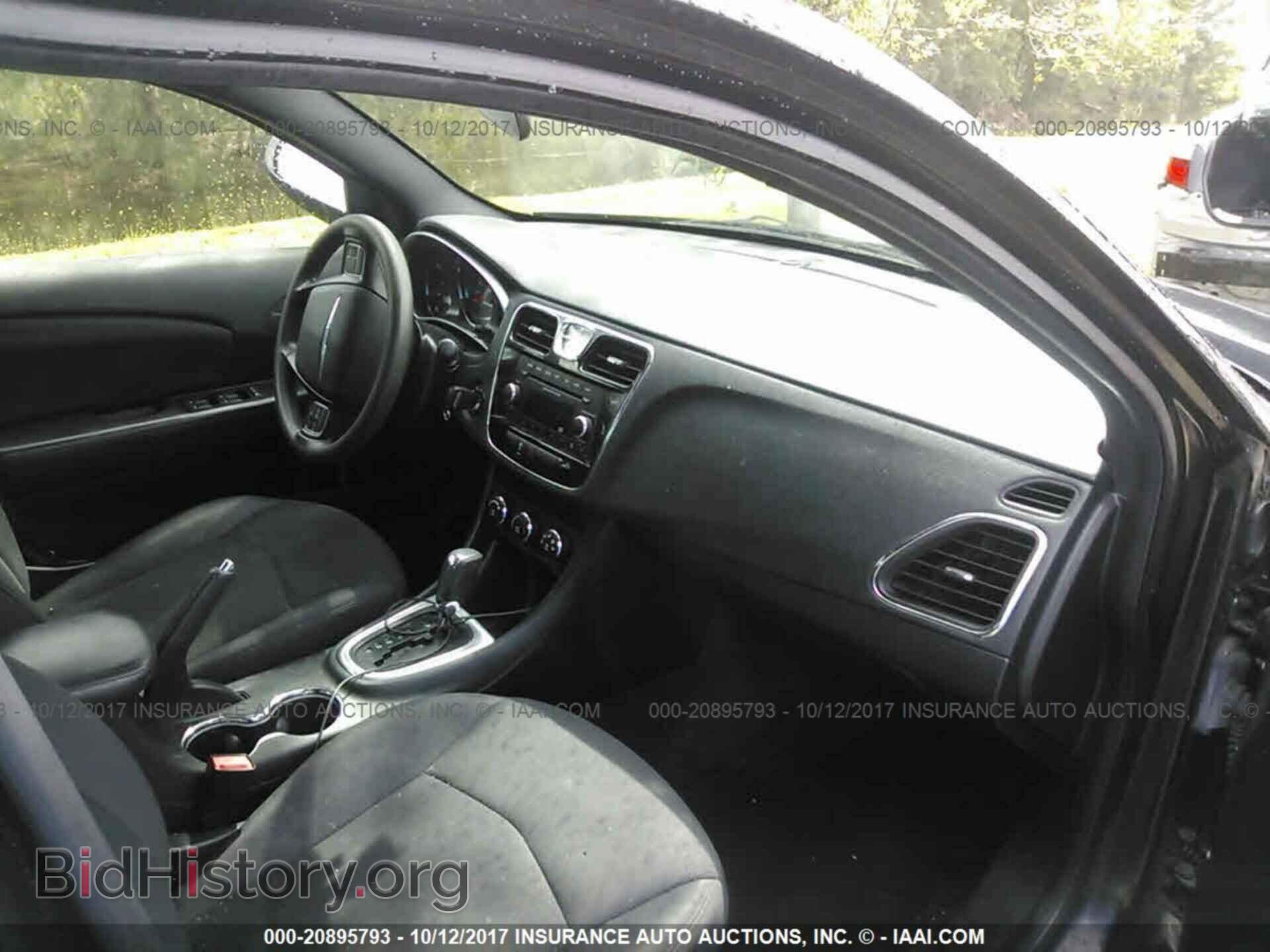 2013 Chrysler 200 - VIN: 1C3CCBAB3DN669568 - Photo 5