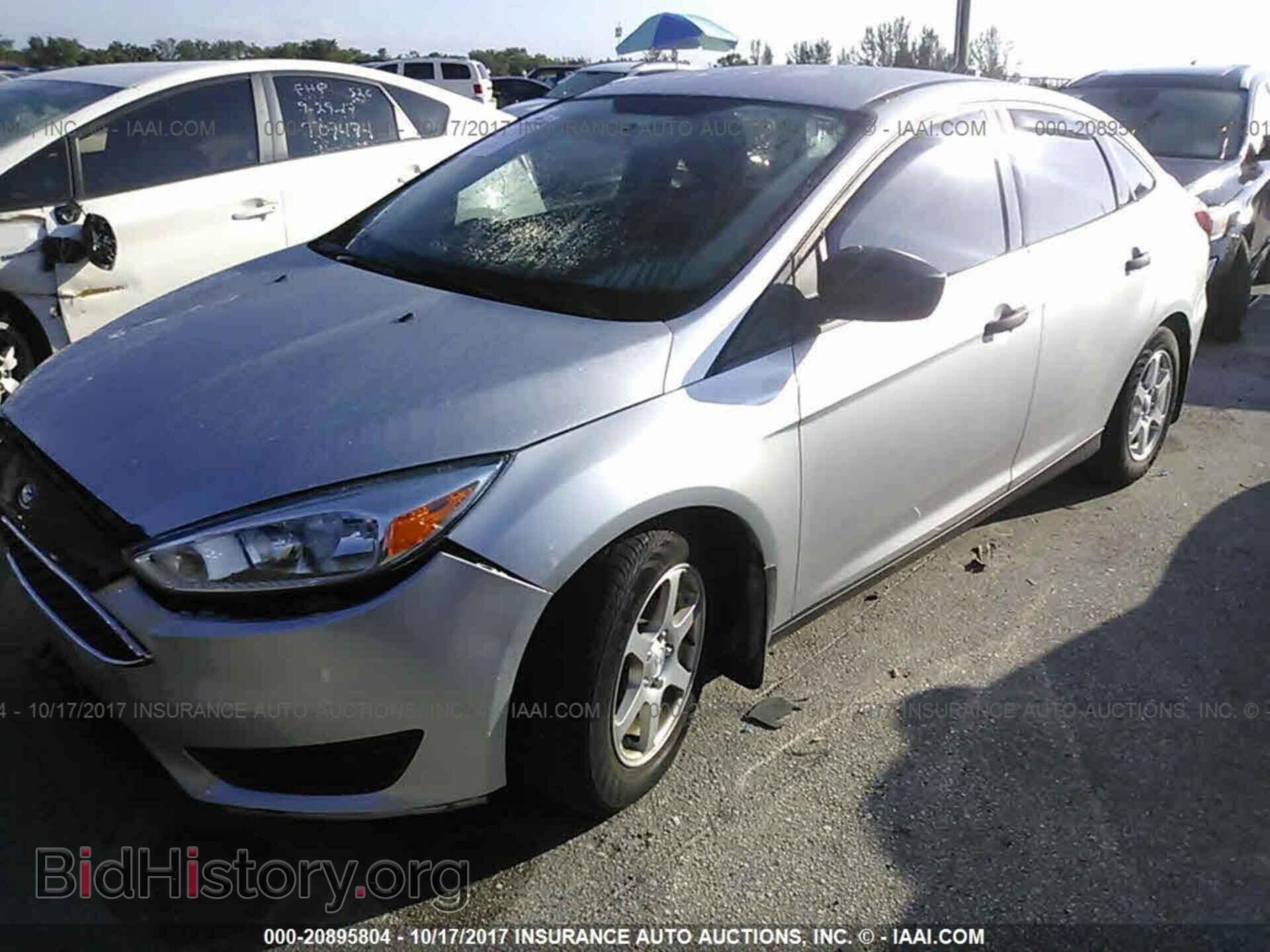 2015 Ford Focus - VIN: 1FADP3E21FL286138 - Photo 2