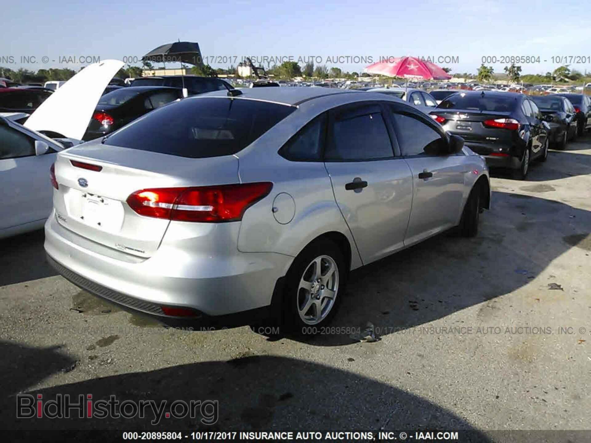 2015 Ford Focus - VIN: 1FADP3E21FL286138 - Photo 4