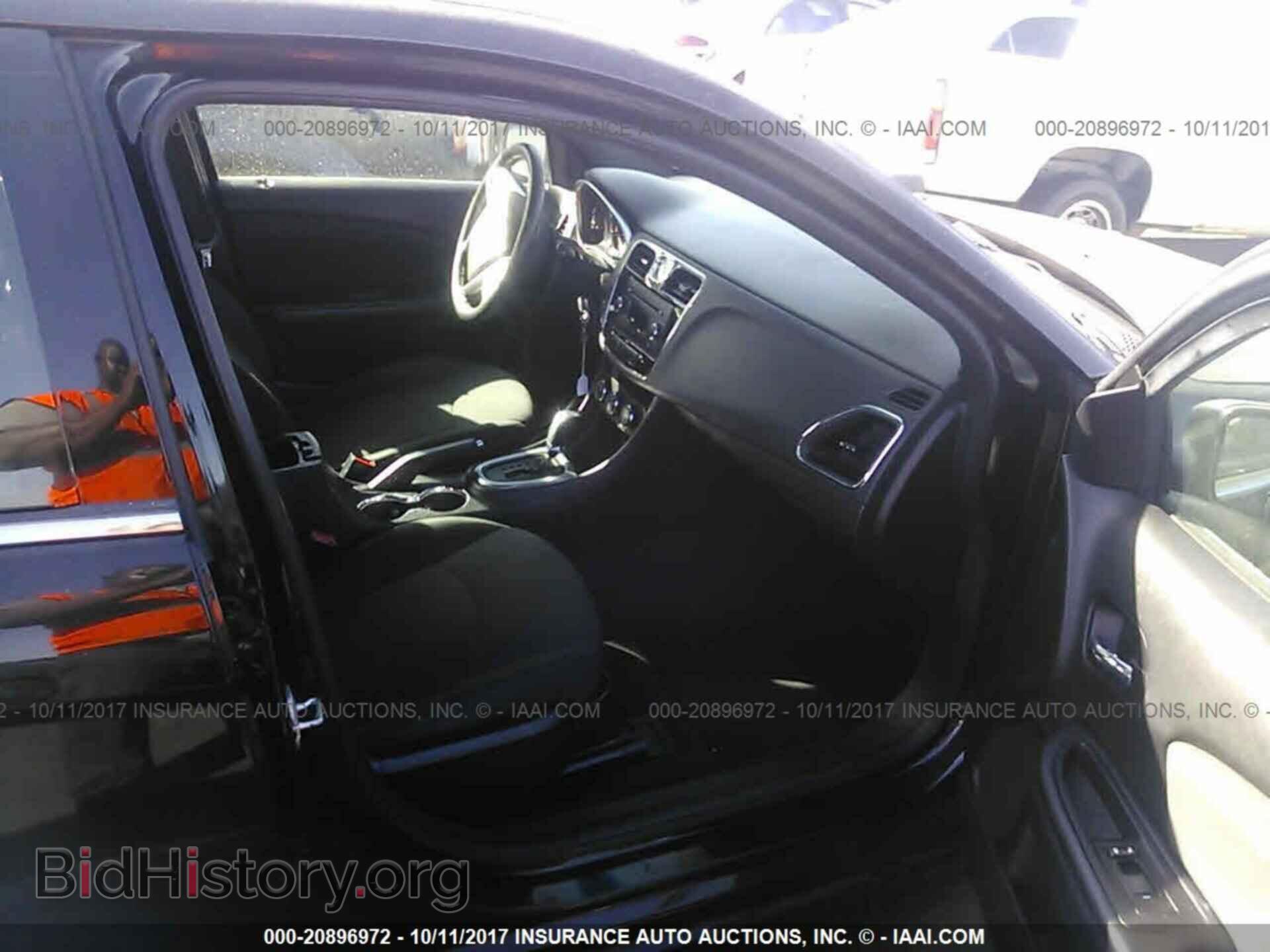 2011 Chrysler 200 - VIN: 1C3BC1FG5BN606768 - Фото 5