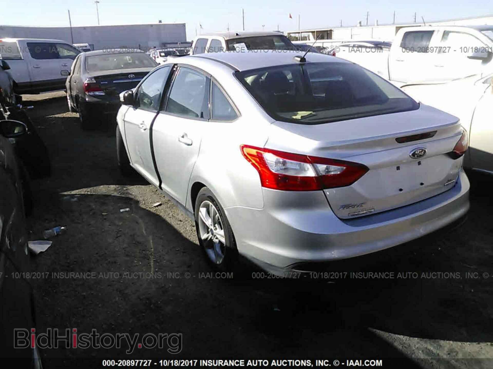 2014 Ford Focus - VIN: 1FADP3F25EL260851 - Photo 3