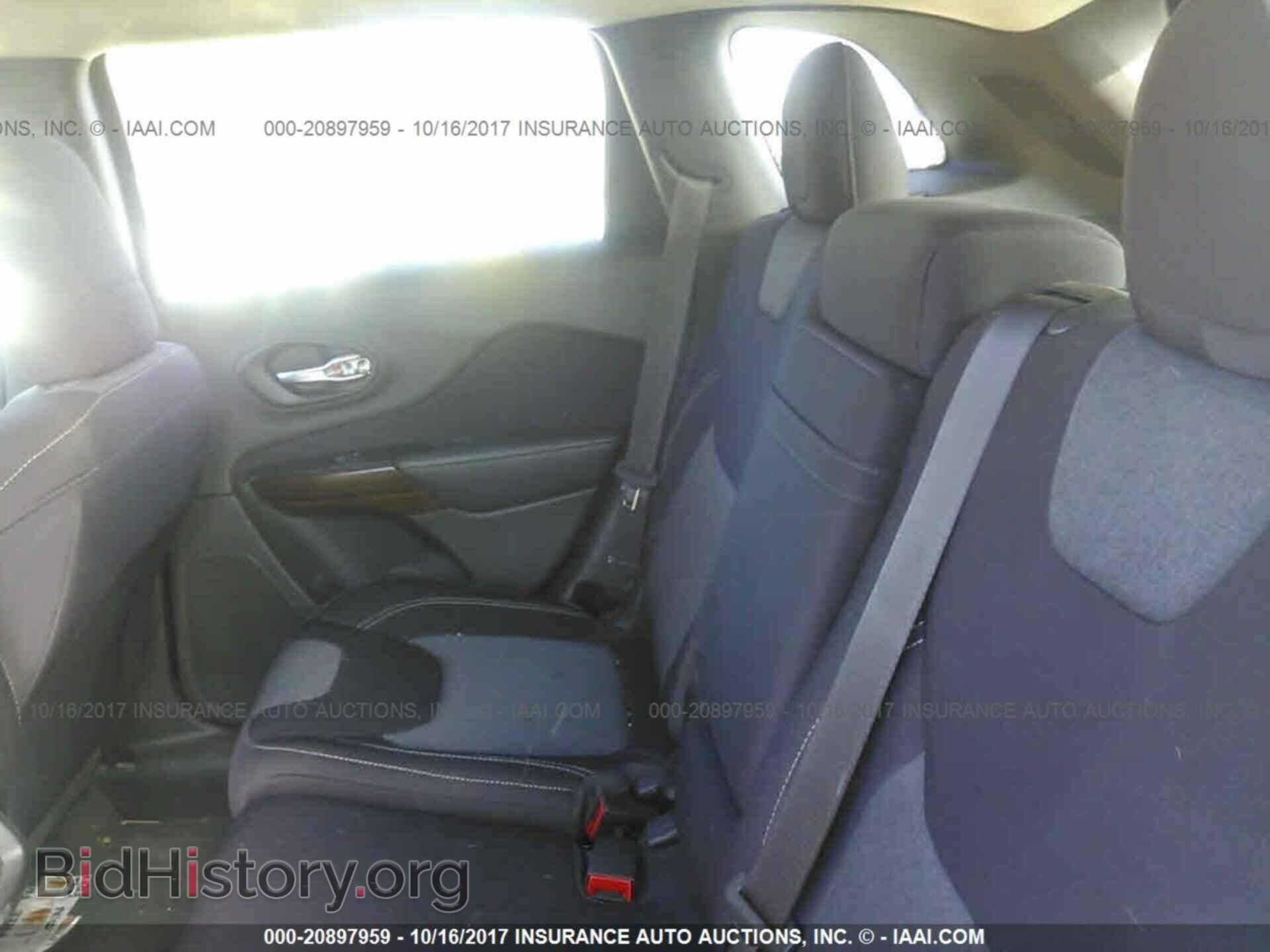 2014 Jeep Cherokee - VIN: 1C4PJLCS7EW319667 - Фото 8
