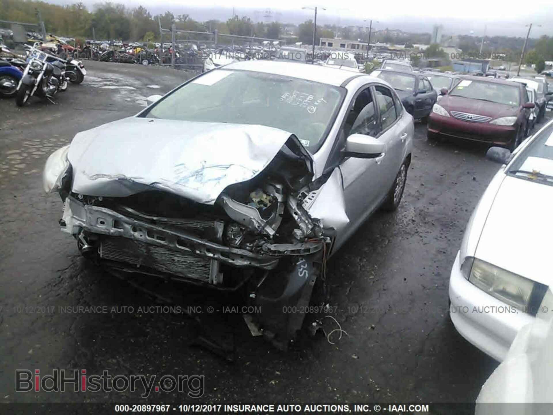 2012 Ford Focus - VIN: 1FAHP3F24CL259981 - Photo 2
