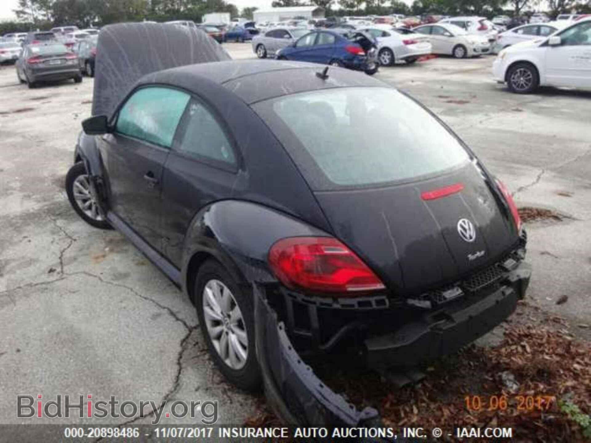 2017 Volkswagen Beetle - VIN: 3VWF17AT2HM615907 - Фото 3