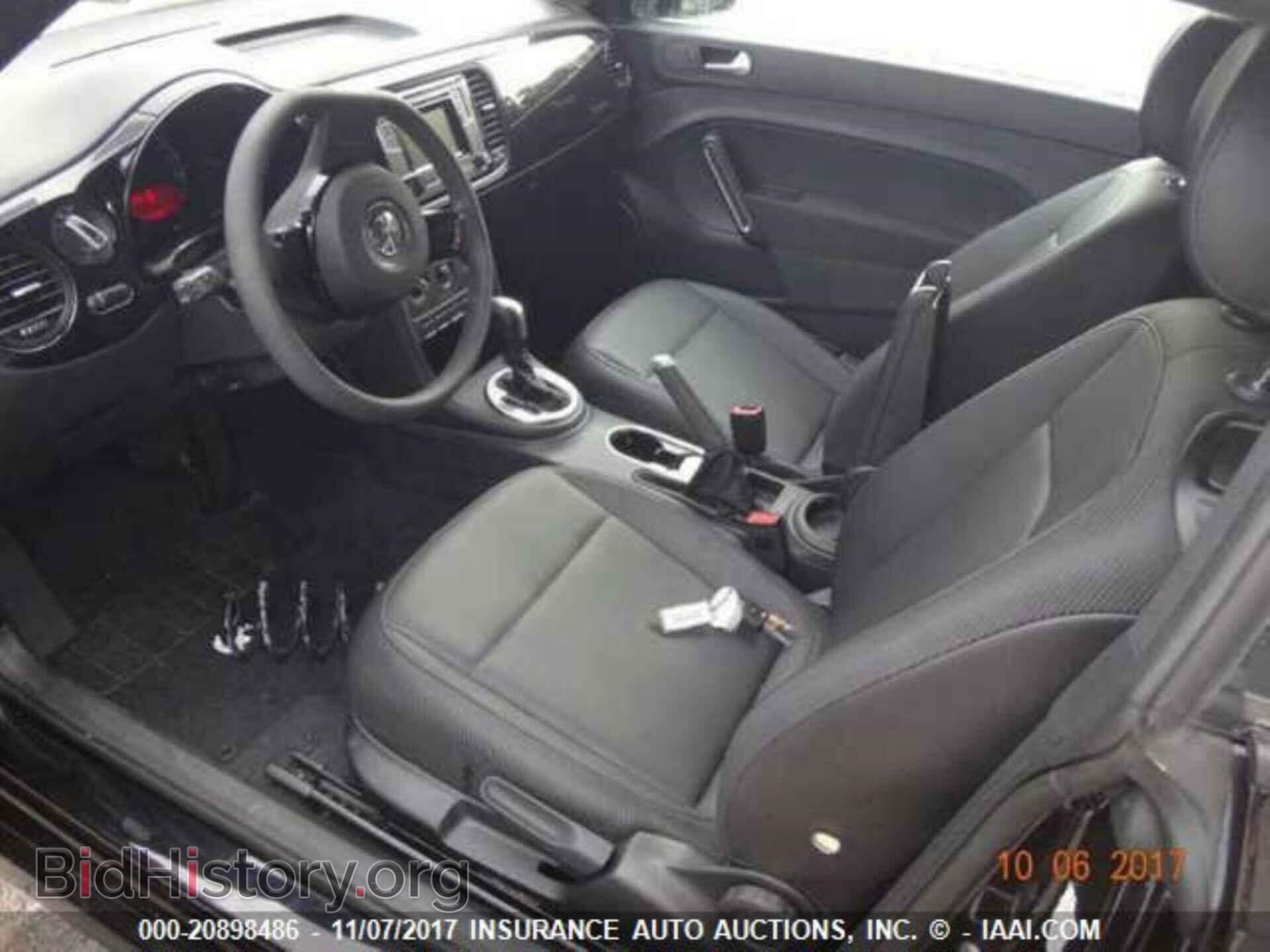 2017 Volkswagen Beetle - VIN: 3VWF17AT2HM615907 - Фото 5