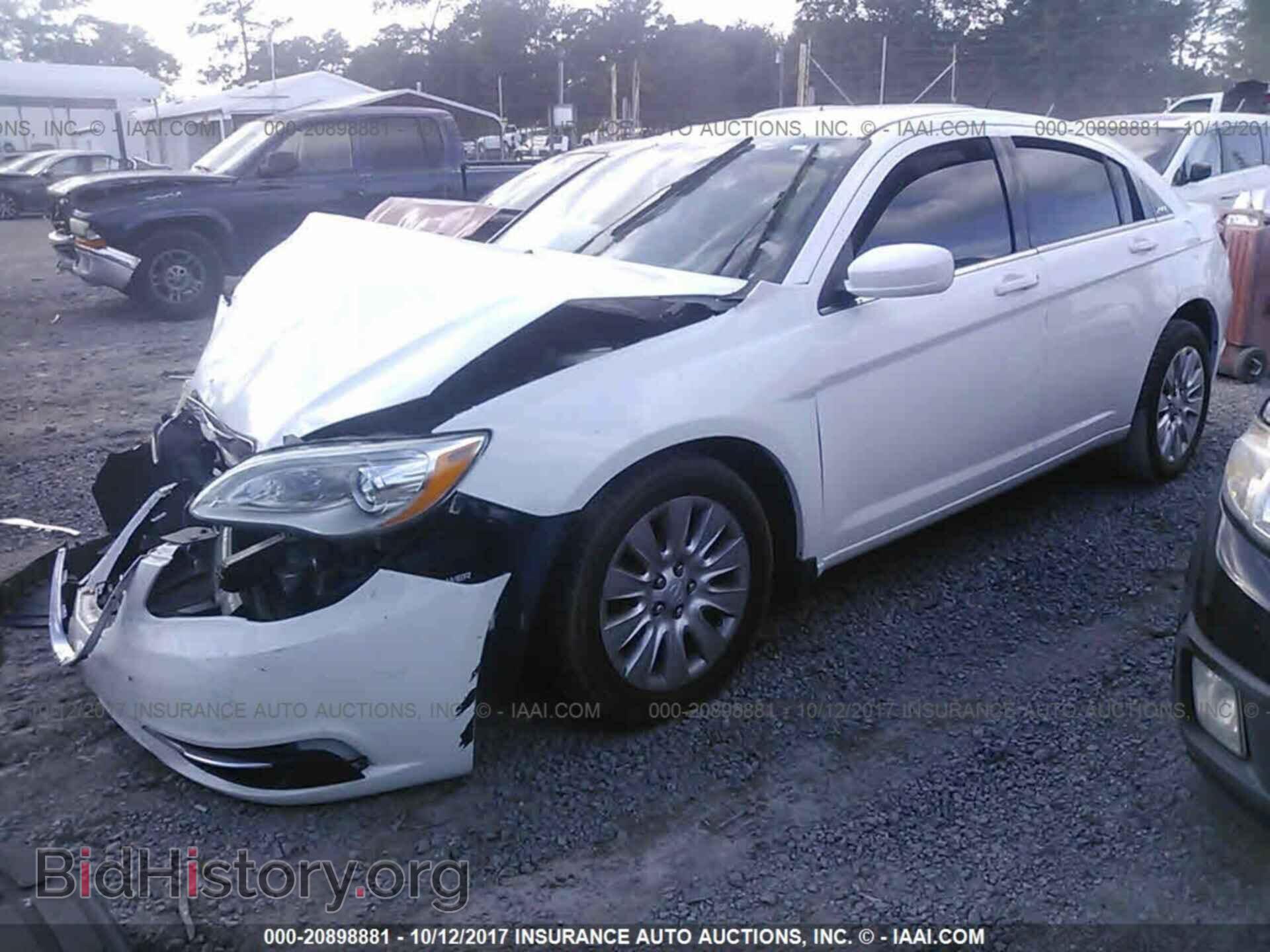 2013 Chrysler 200 - VIN: 1C3CCBAG0DN721511 - Photo 2