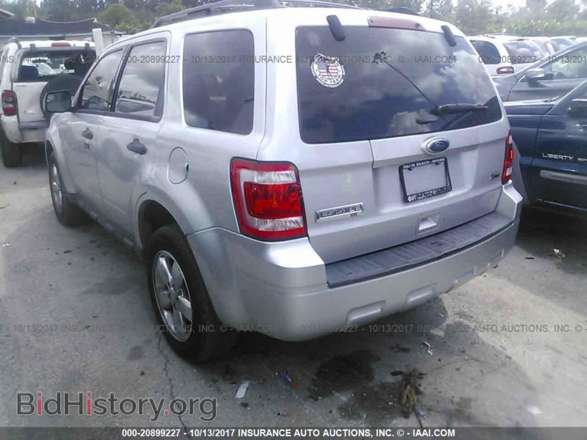 2011 Ford Escape - VIN: 1FMCU0DG6BKB88132 - Photo 3