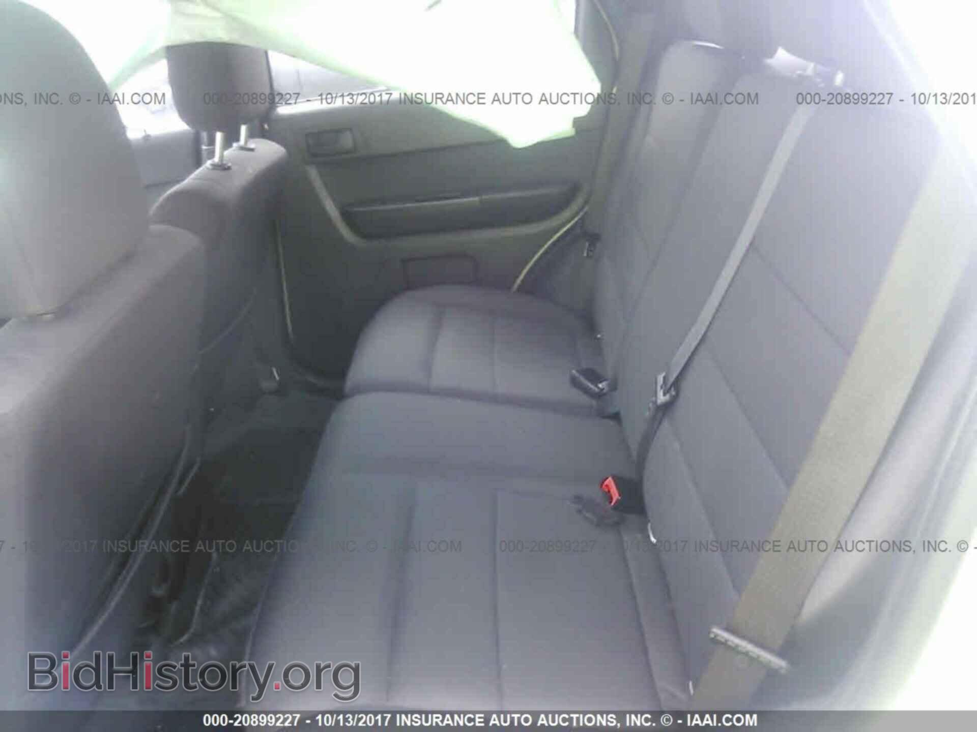 2011 Ford Escape - VIN: 1FMCU0DG6BKB88132 - Photo 8