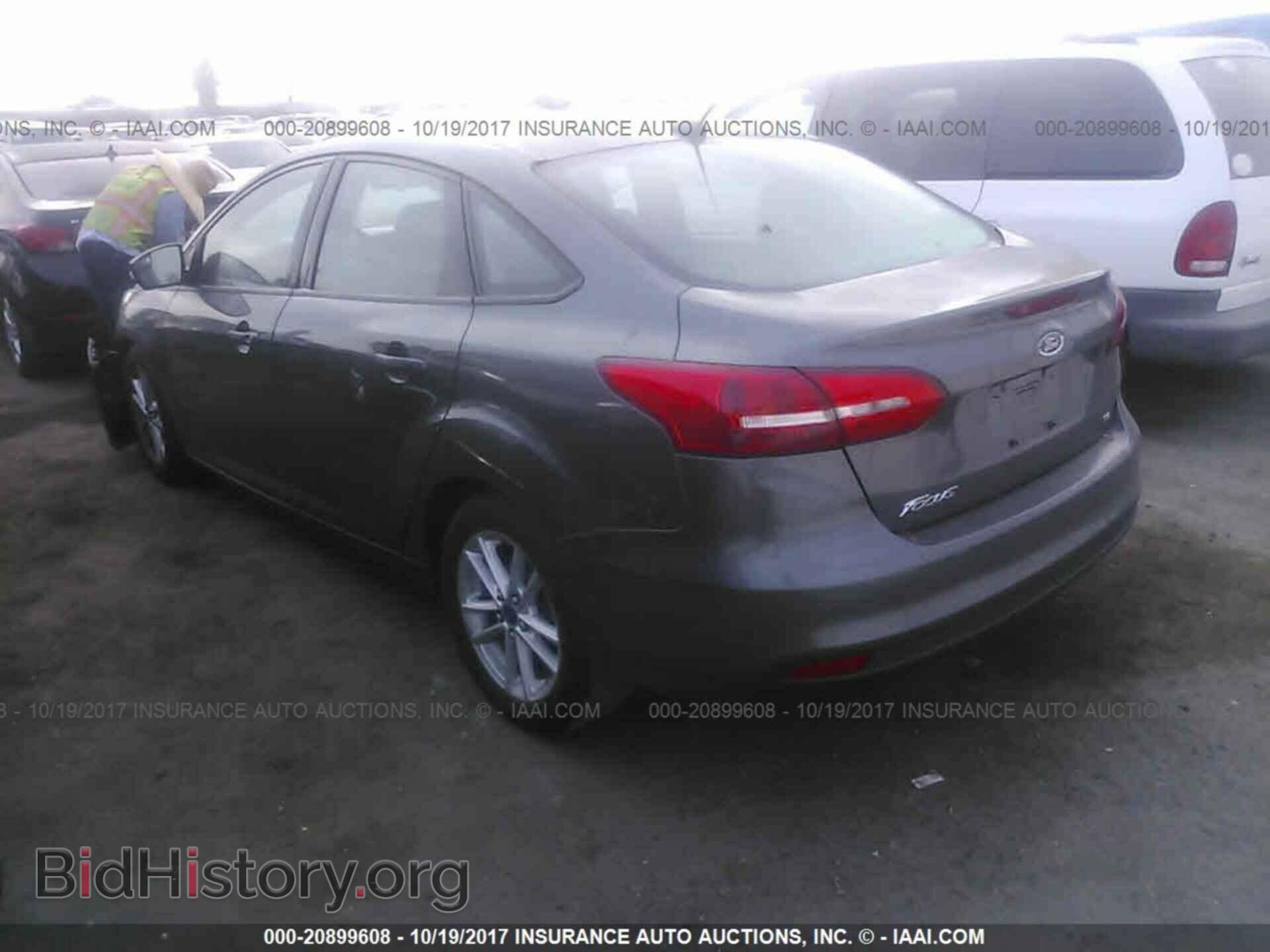 2015 Ford Focus - VIN: 1FADP3F28FL269948 - Photo 3