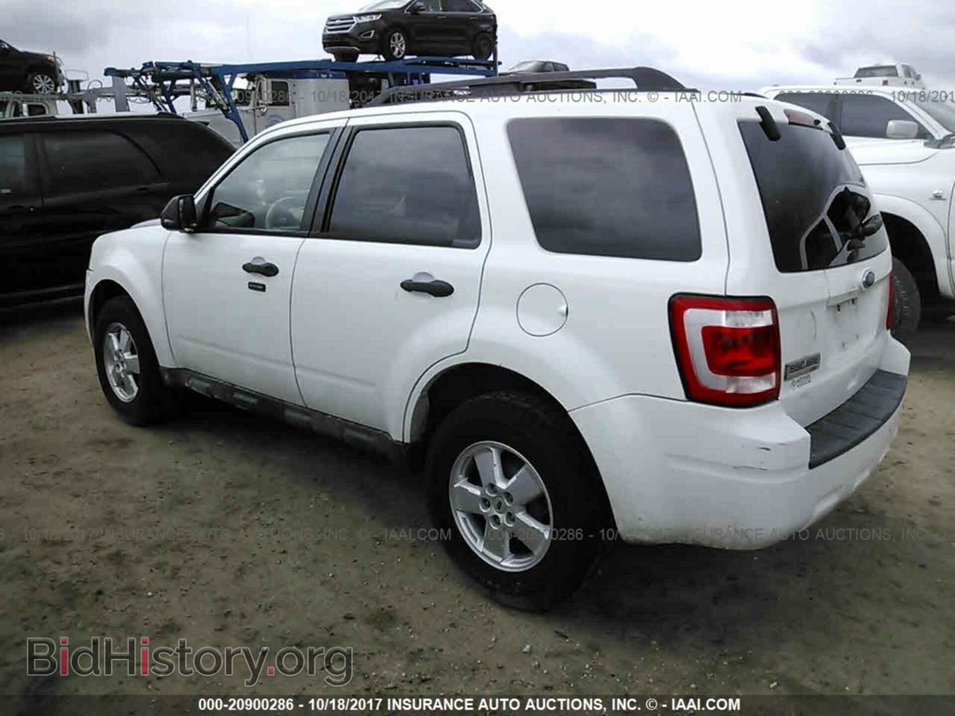 2011 Ford Escape - VIN: 1FMCU0D70BKB04080 - Photo 3