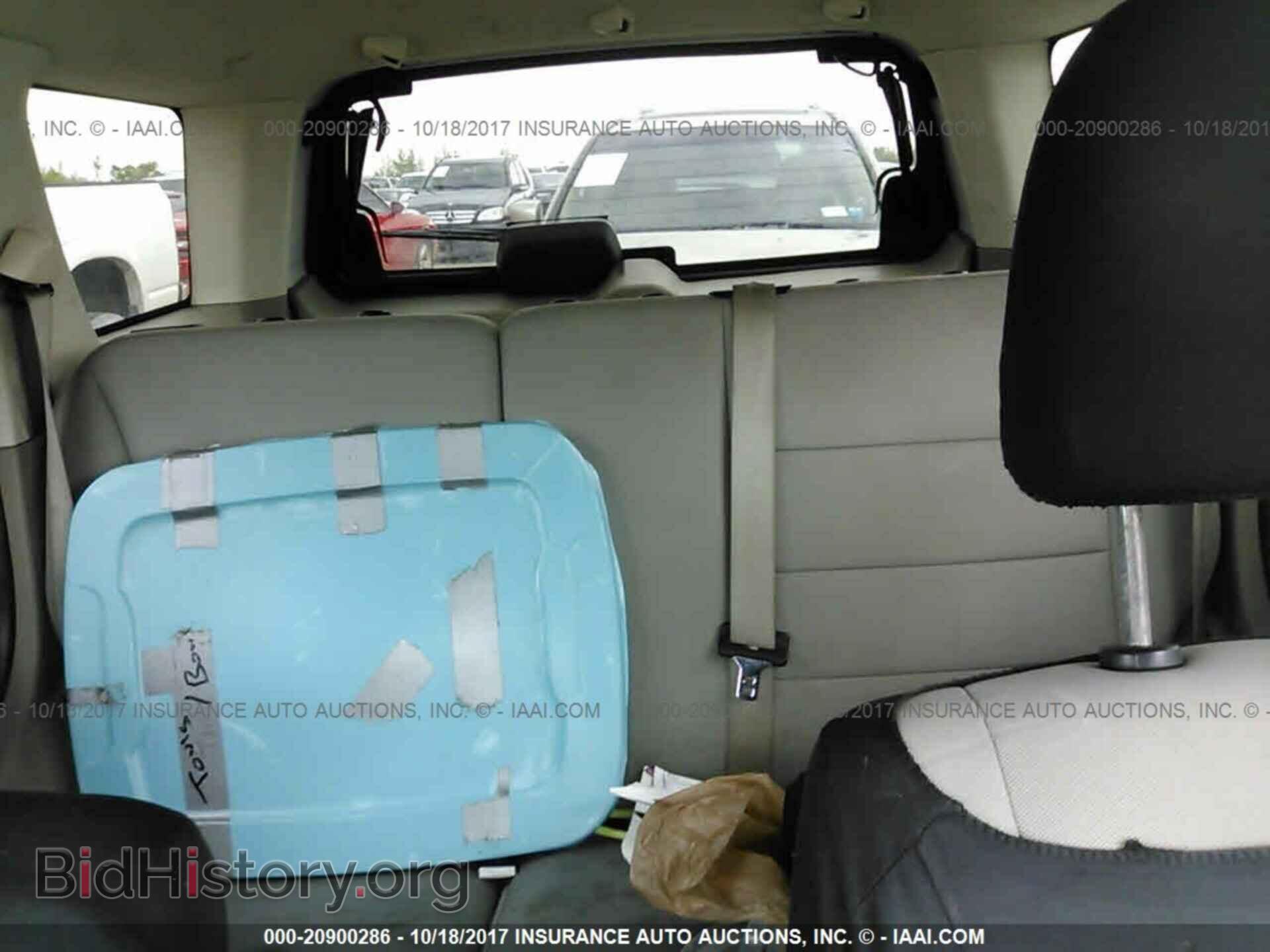 2011 Ford Escape - VIN: 1FMCU0D70BKB04080 - Photo 8