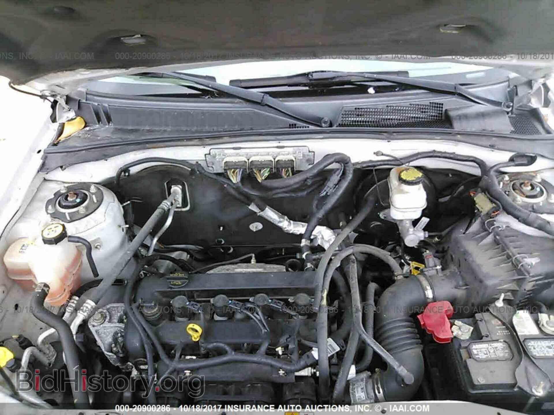 2011 Ford Escape - VIN: 1FMCU0D70BKB04080 - Photo 10