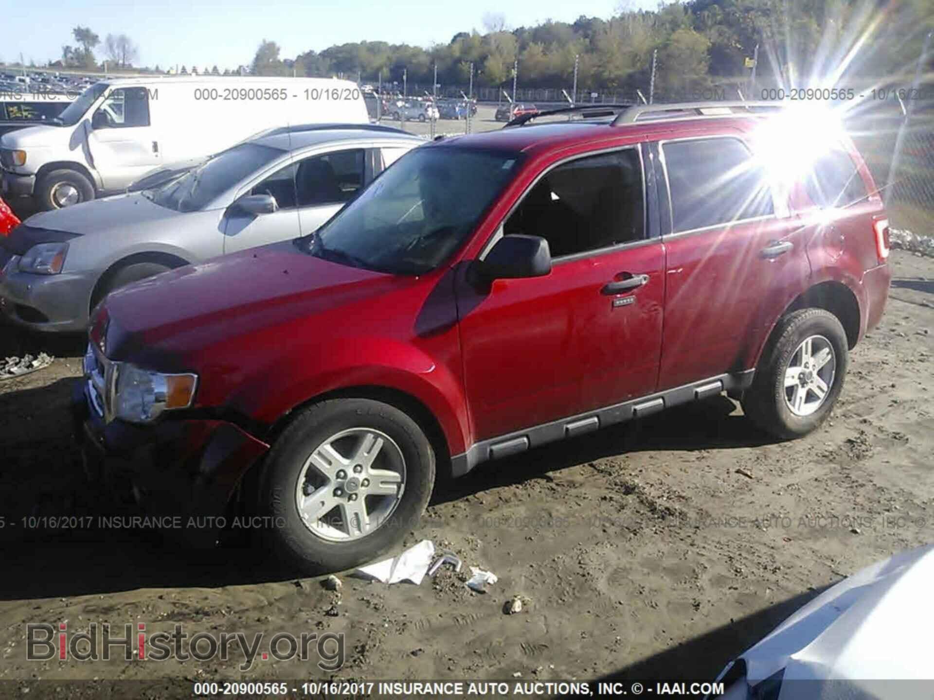 2011 Ford Escape - VIN: 1FMCU9D76BKA97155 - Photo 2