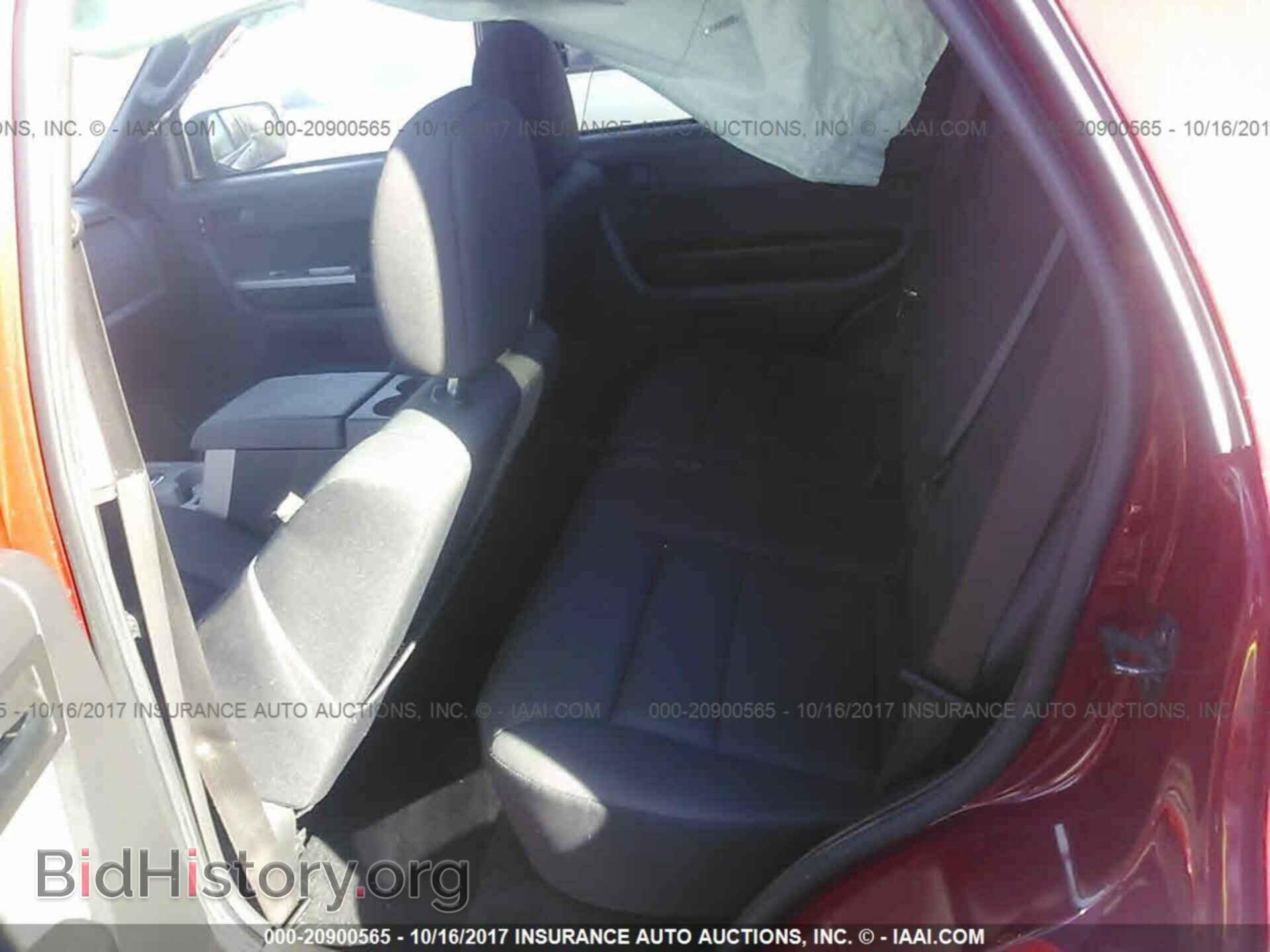 2011 Ford Escape - VIN: 1FMCU9D76BKA97155 - Photo 8