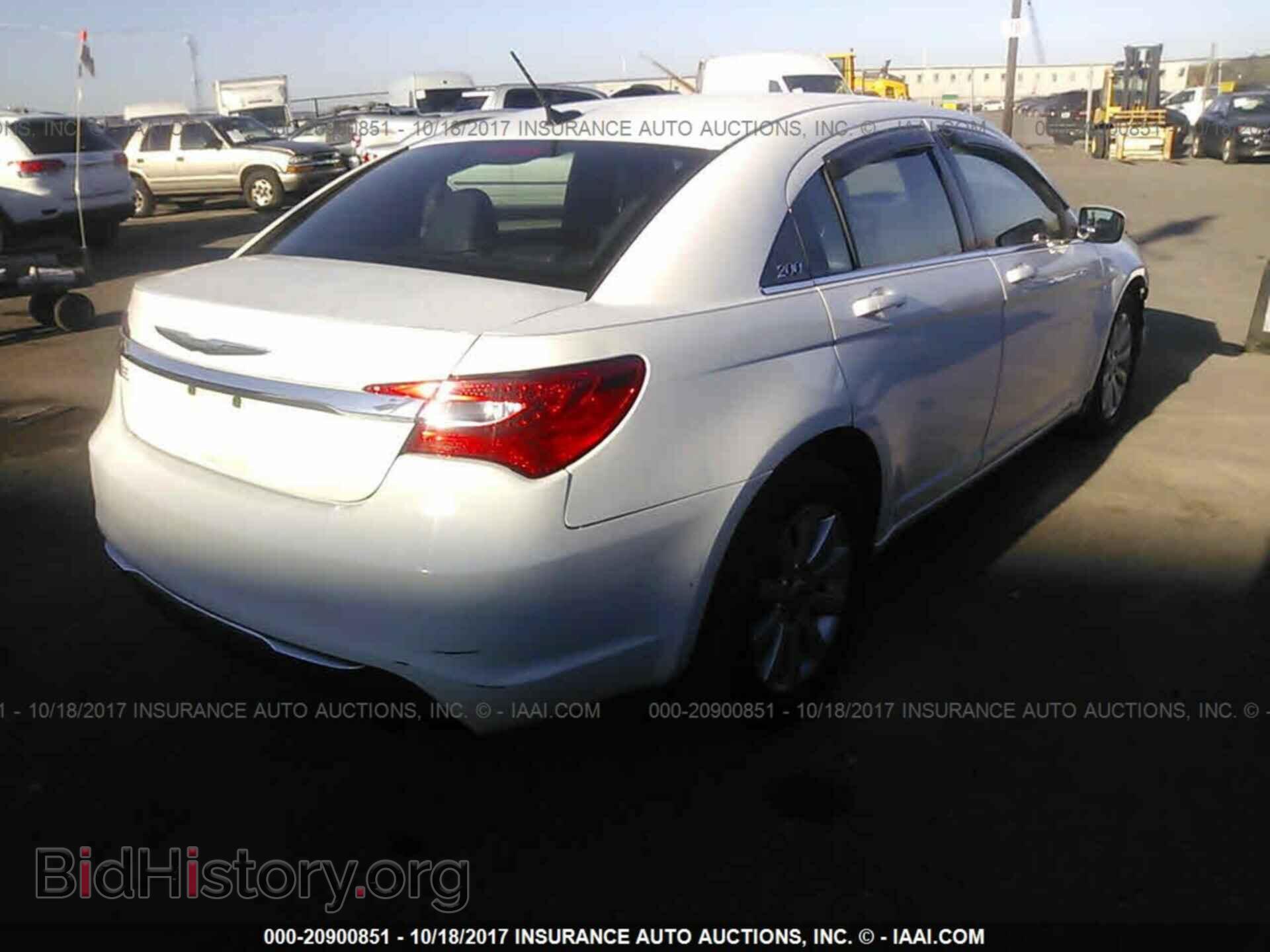 2011 Chrysler 200 - VIN: 1C3BC1FB5BN548200 - Photo 4
