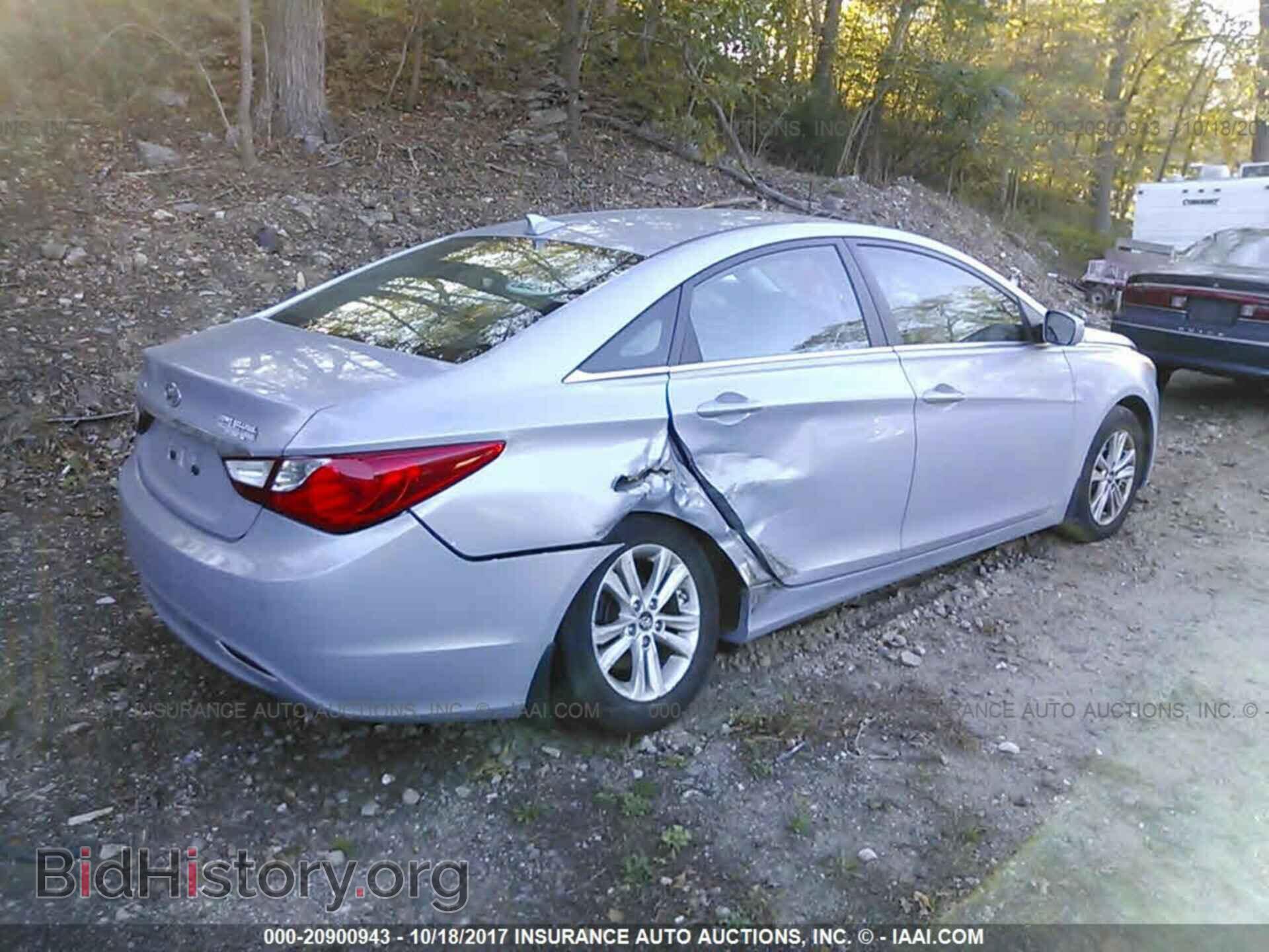 2012 Hyundai Sonata - VIN: 5NPEB4AC8CH443777 - Photo 4