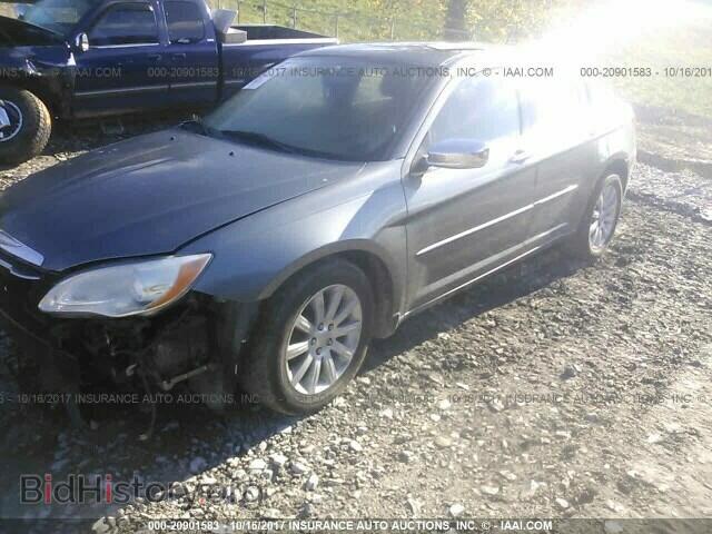 2013 Chrysler 200 - VIN: 1C3CCBCG9DN559021 - Фото 2