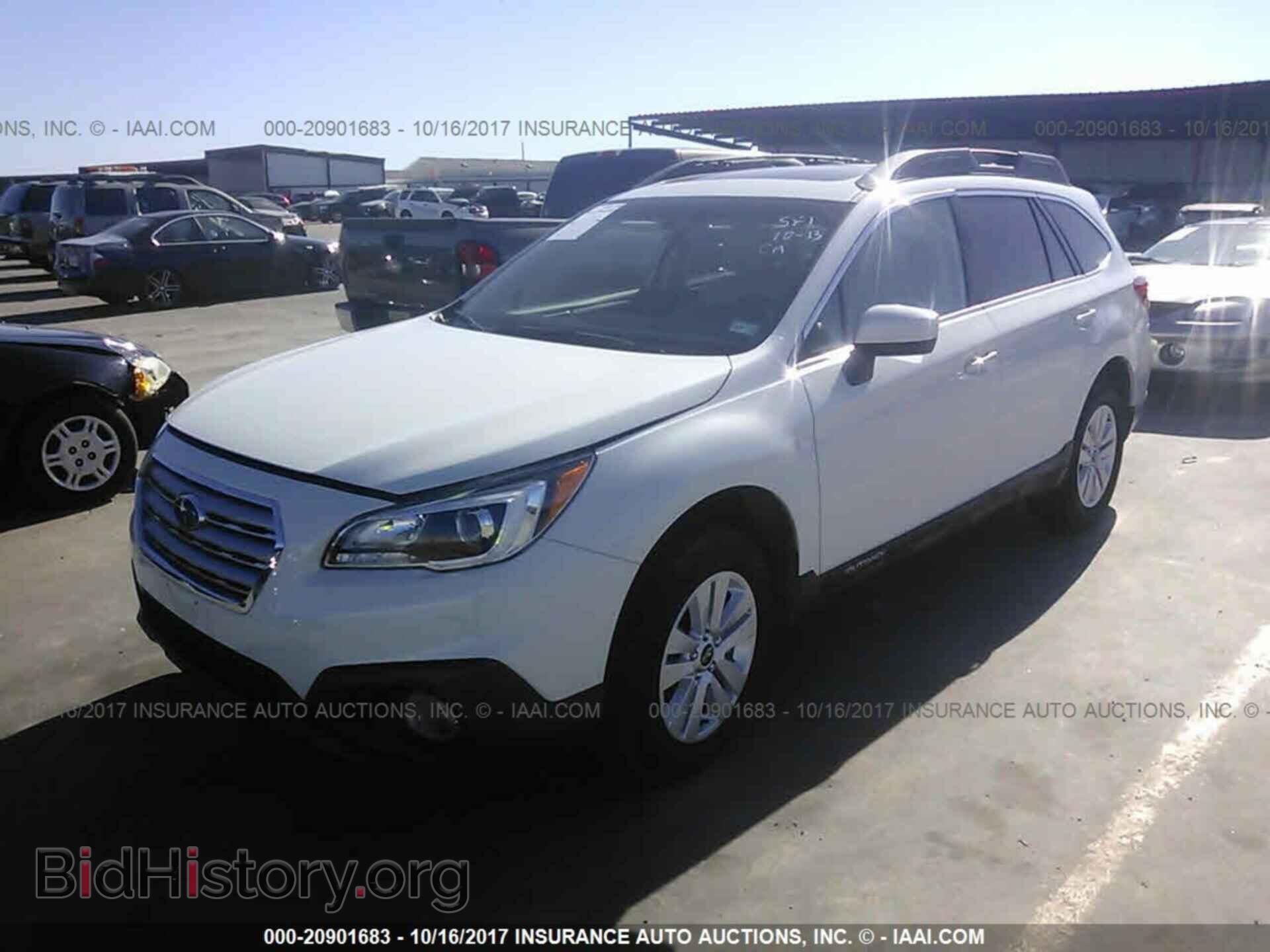 2017 Subaru Outback - VIN: 4S4BSADC3H3247161 - Photo 2