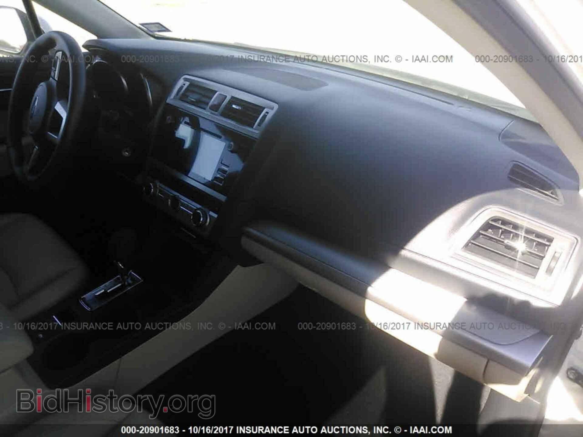 2017 Subaru Outback - VIN: 4S4BSADC3H3247161 - Photo 5