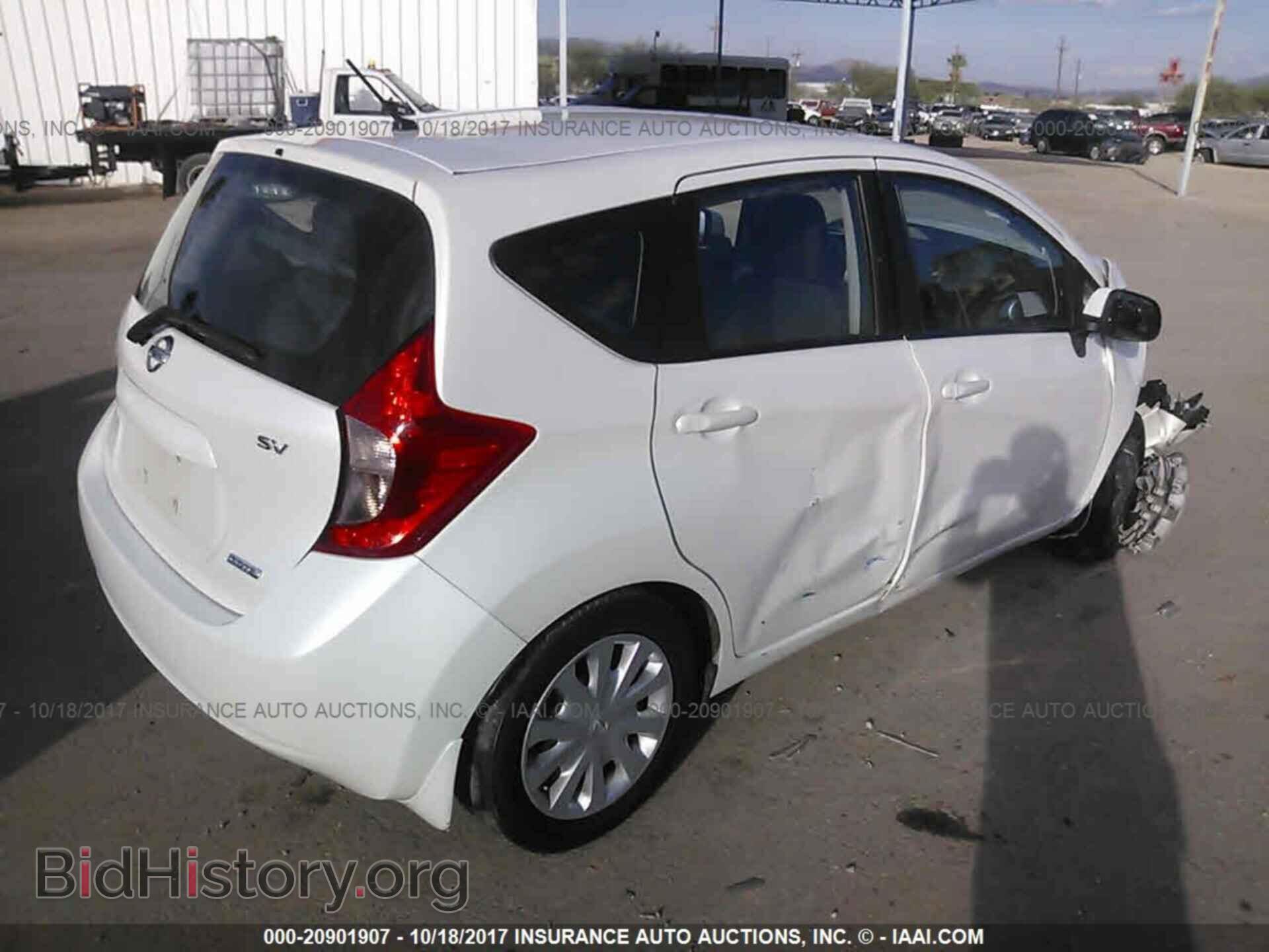 2014 Nissan Versa note - VIN: 3N1CE2CP0EL403749 - Photo 4