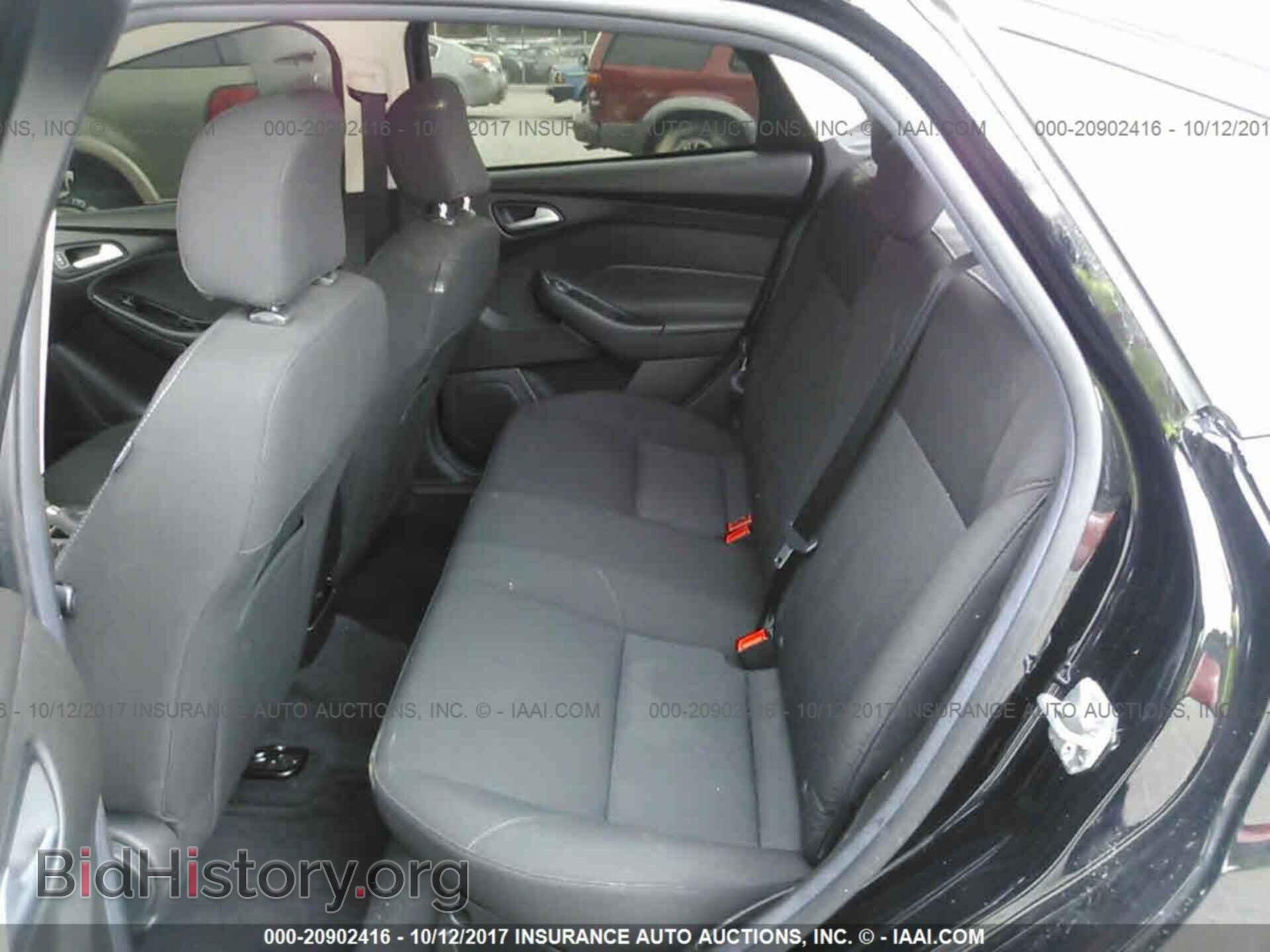 2016 Ford Focus - VIN: 1FADP3F23GL390579 - Photo 8