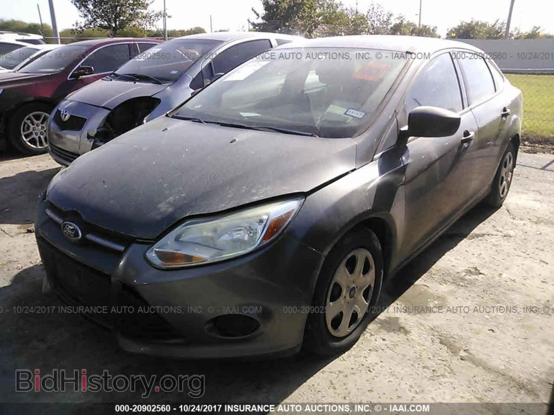 2012 Ford Focus - VIN: 1FAHP3E28CL289776 - Photo 2