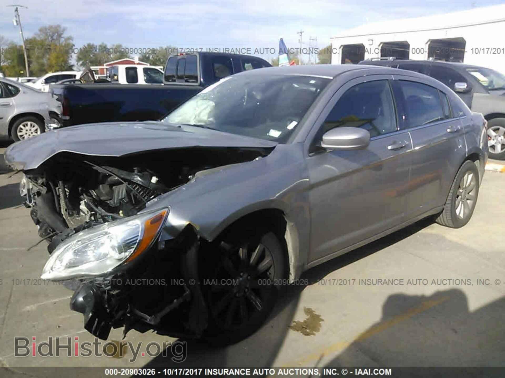 2013 Chrysler 200 - VIN: 1C3CCBBB4DN546618 - Photo 2